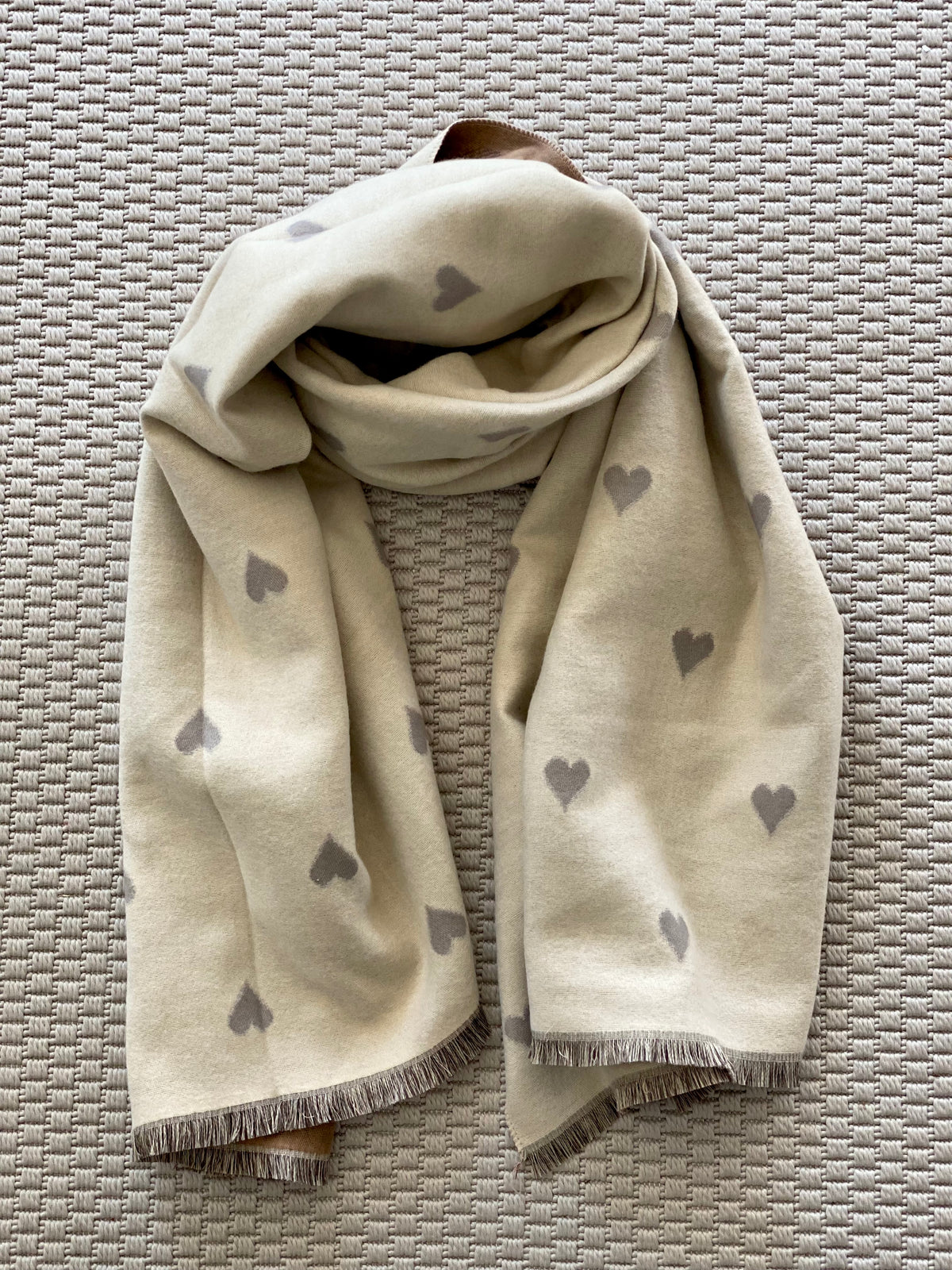 Écharpe douce gros Coeurs PAULETTE - Beige 🩶