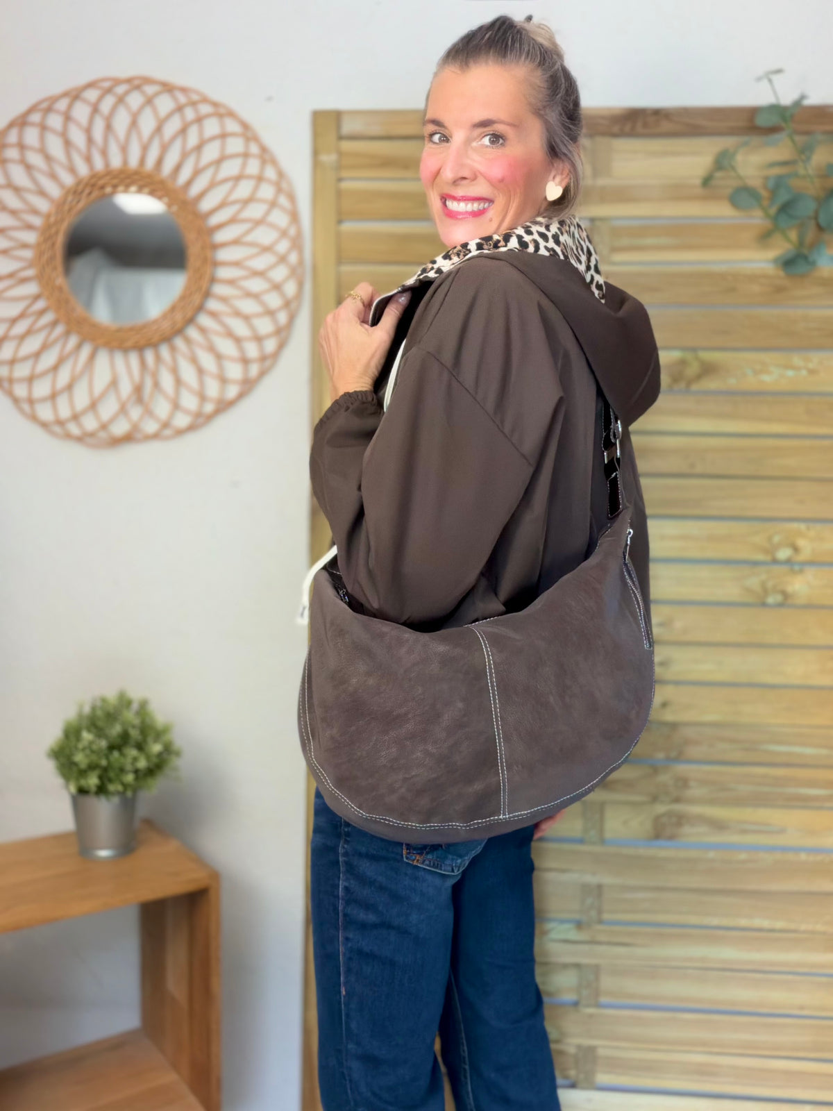 Sac besace XXL en simili cuir brossé - HAROLD Chocolat