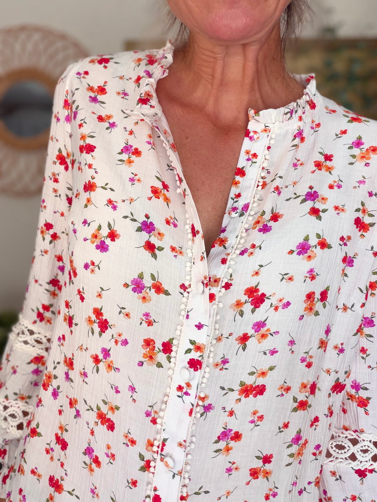⚡️ ARRIVAGE - Blouse fleurie corail, manches ajourées SERVANE