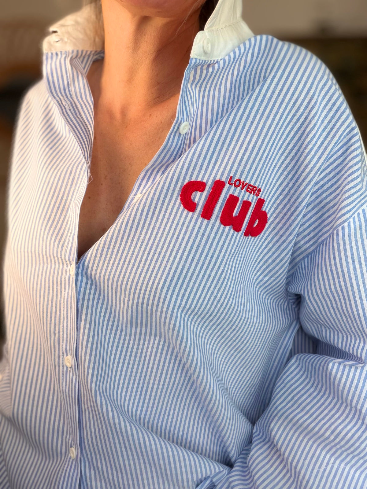 Chemise bleue rayée brodée CAFÉ LOVERS CLUB - LISA - FIN DE SÉRIE