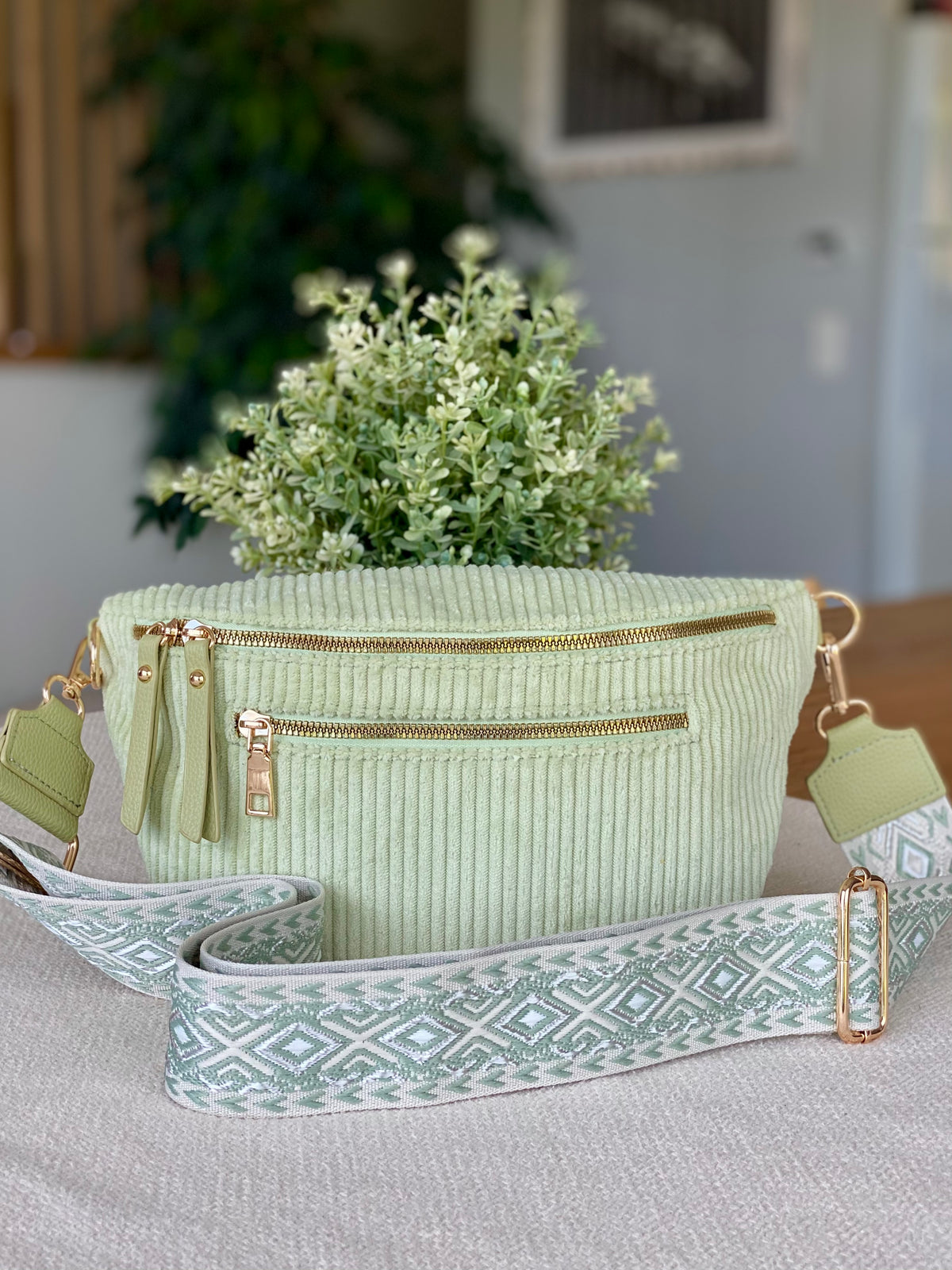 Sac banane L en velours côtelé 2 zips et sangle bicolore - ASHLY - Vert d’eau • FIN DE SÉRIE