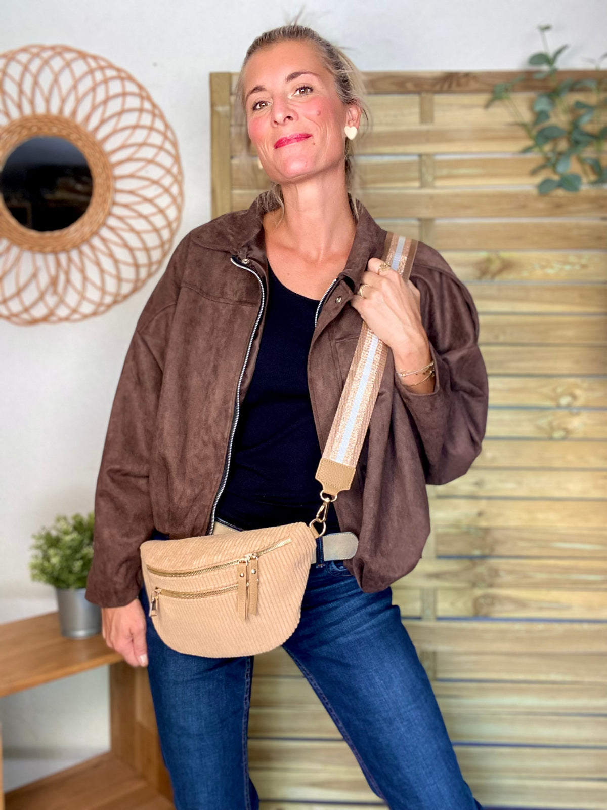 Sac banane L en velours côtelé 2 zips et sangle fantaisie - ASHLY - Camel clair • FIN DE SÉRIE