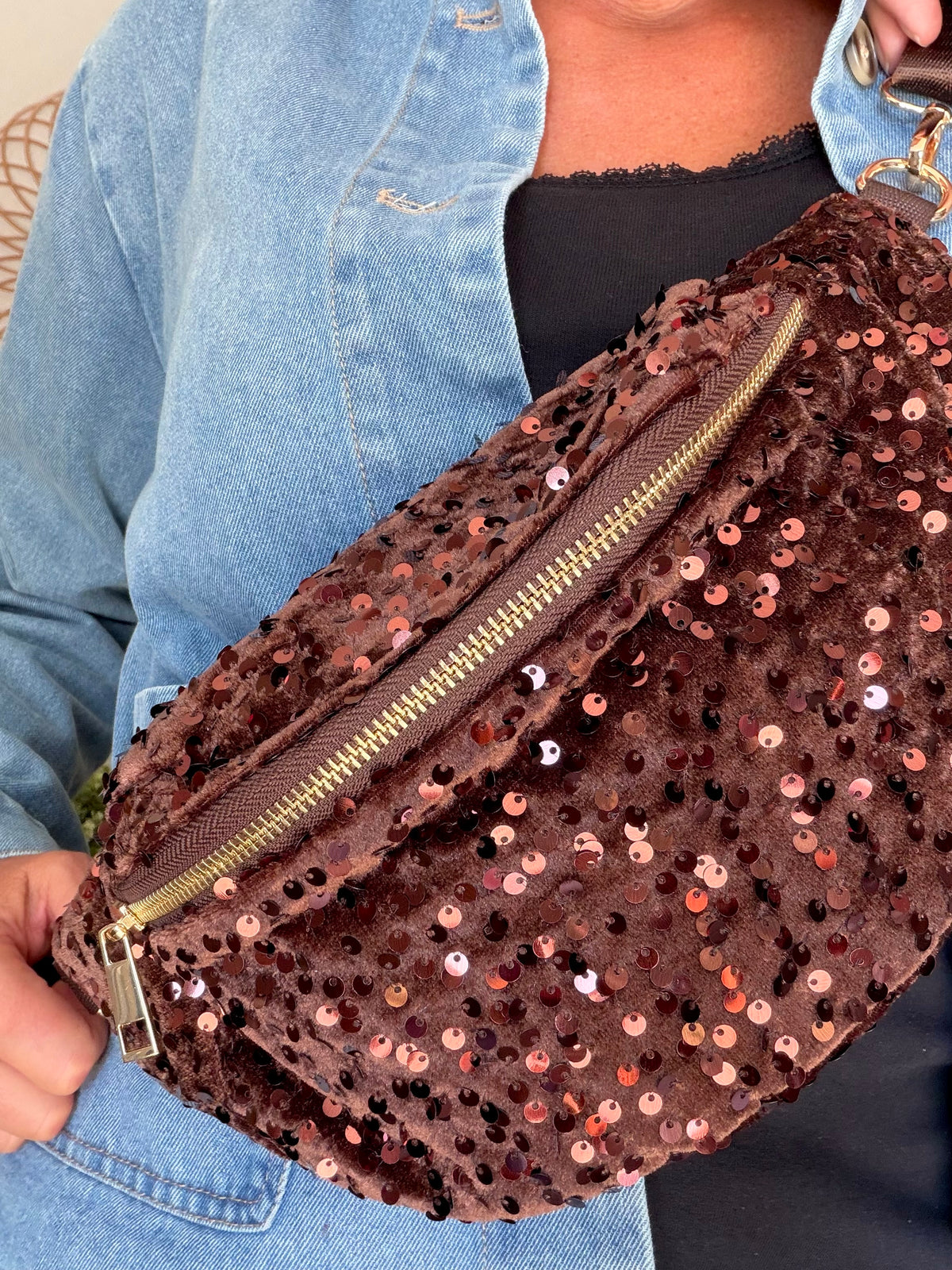 ⚡️ ARRIVAGE - Sac banane velours à sequins DAISY - Choco