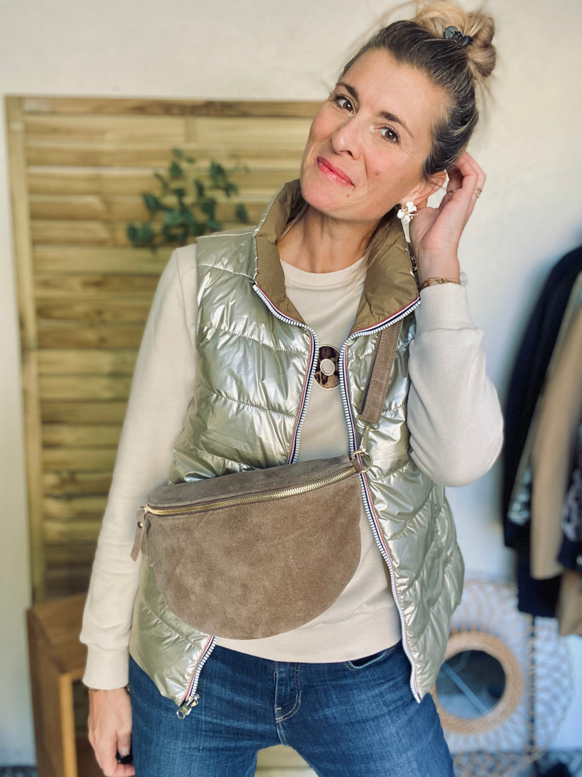 Sac banane XL en cuir velours 30cm JUDY - Taupe