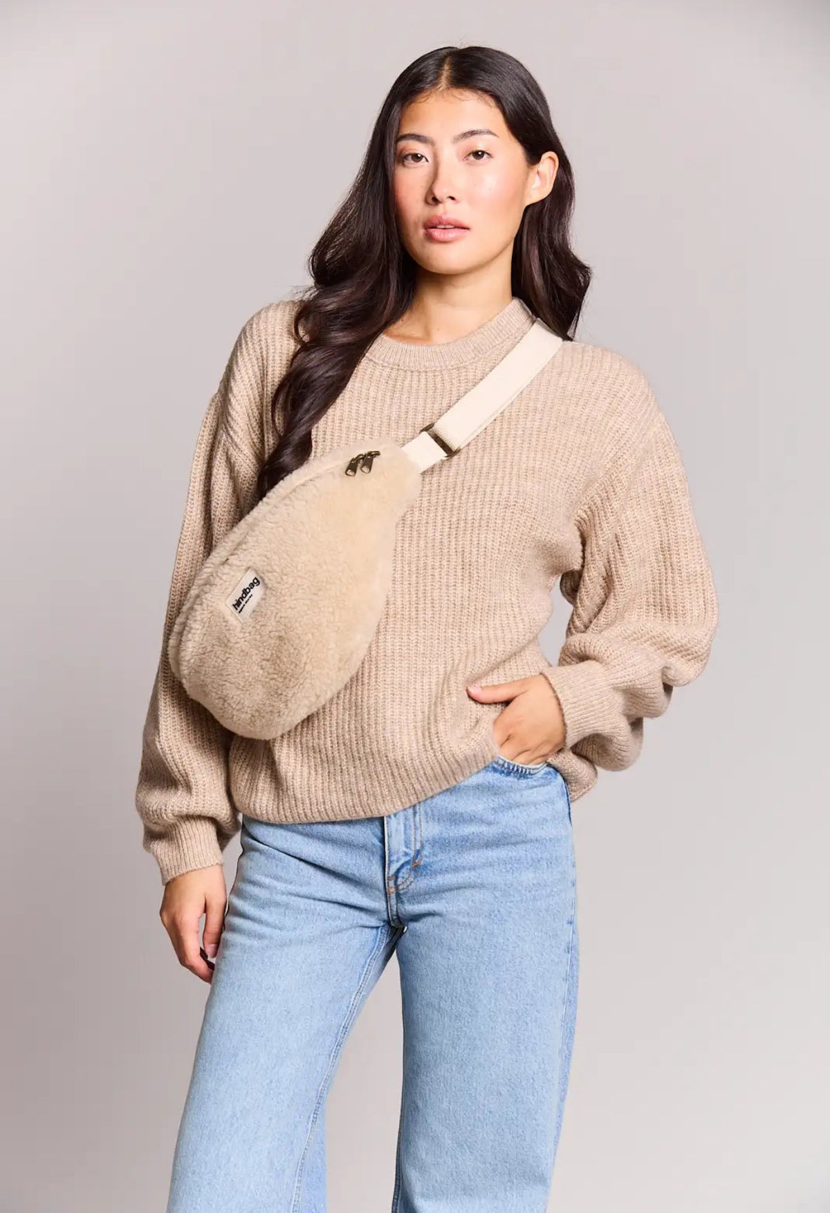 HINDBAG SASHA - Sac banane Teddy beige (moumoute)