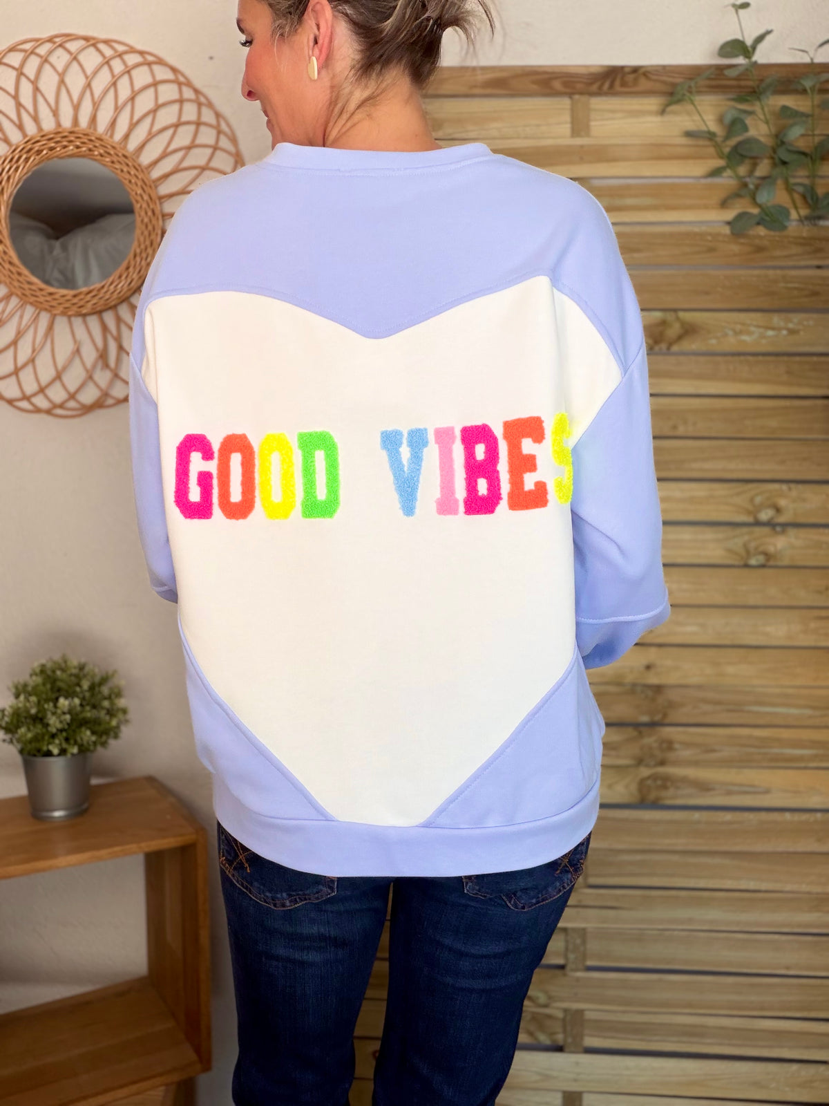 ⚡️ ARRIVAGE • Sweat oversized GOOD VIBES ALYSSA bleu ciel/blanc