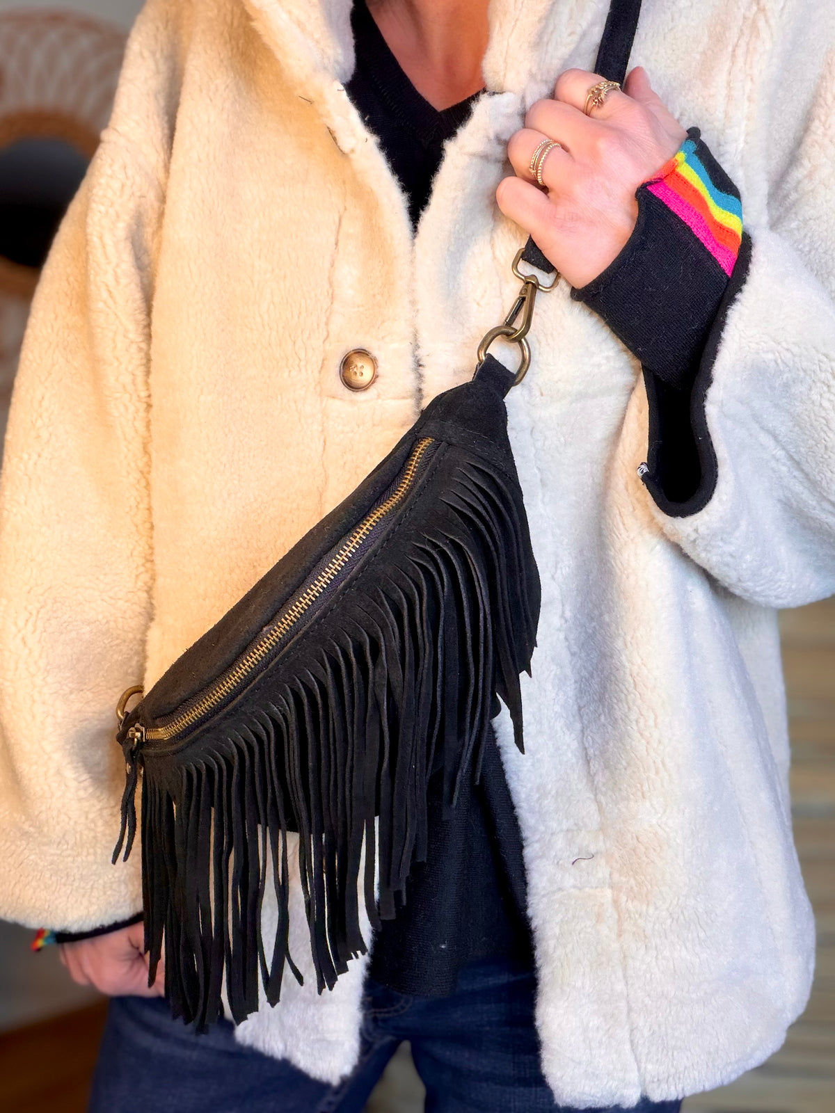 Sac banane avec franges en cuir daim - PIETRA - Noir - FIN DE SÉRIE