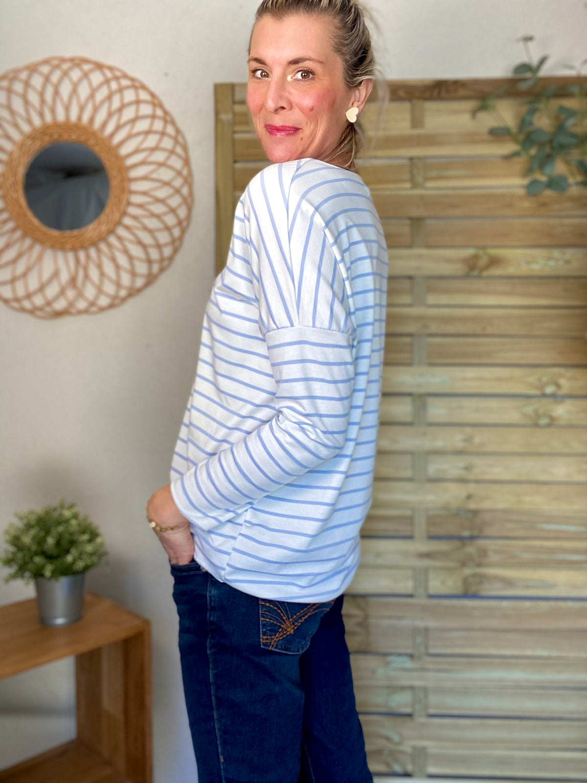 Pull fin rayé col V avec ou sans coeur doré 💛 NOLWENN - Bleu ciel