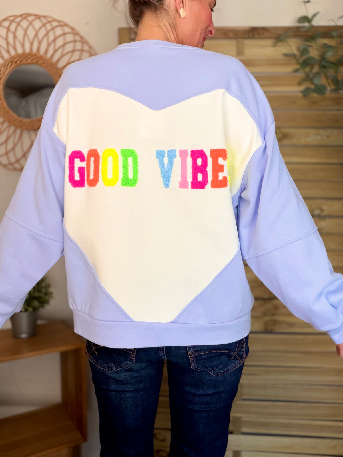 ⚡️ ARRIVAGE • Sweat oversized GOOD VIBES ALYSSA bleu ciel/blanc