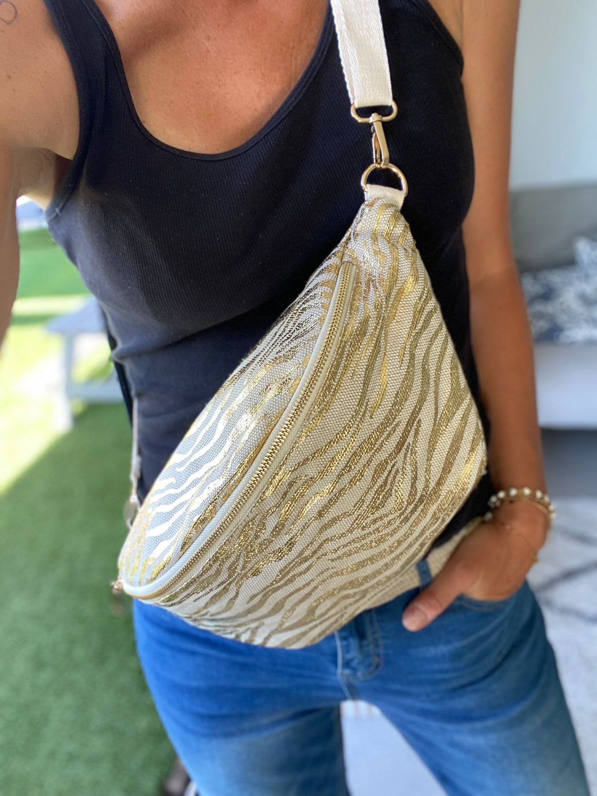 Sac banane XL en toile zebrée doré - KATE
