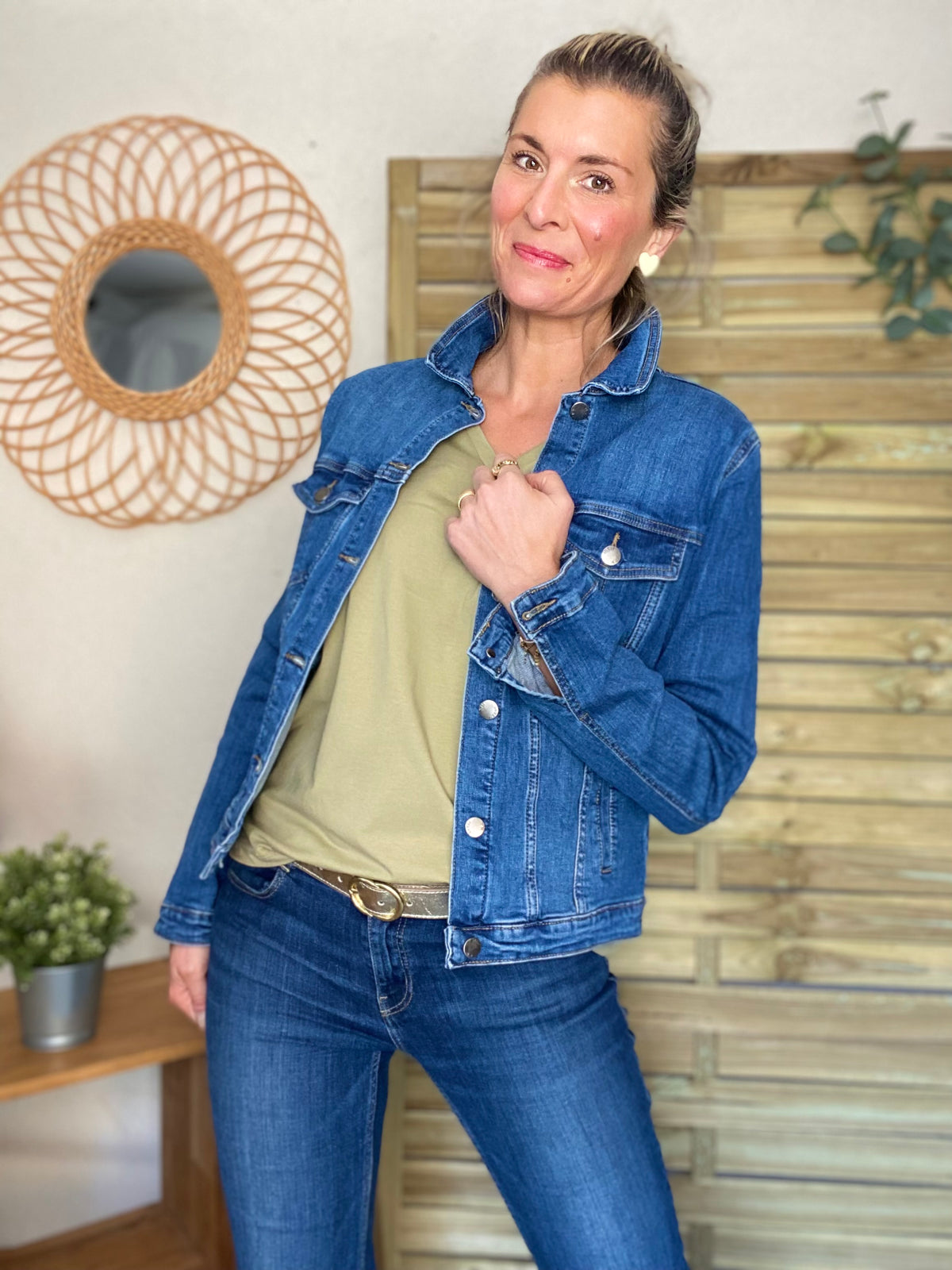 Veste en jean broderie AMOUR - PAULINE - FIN DE SÉRIE