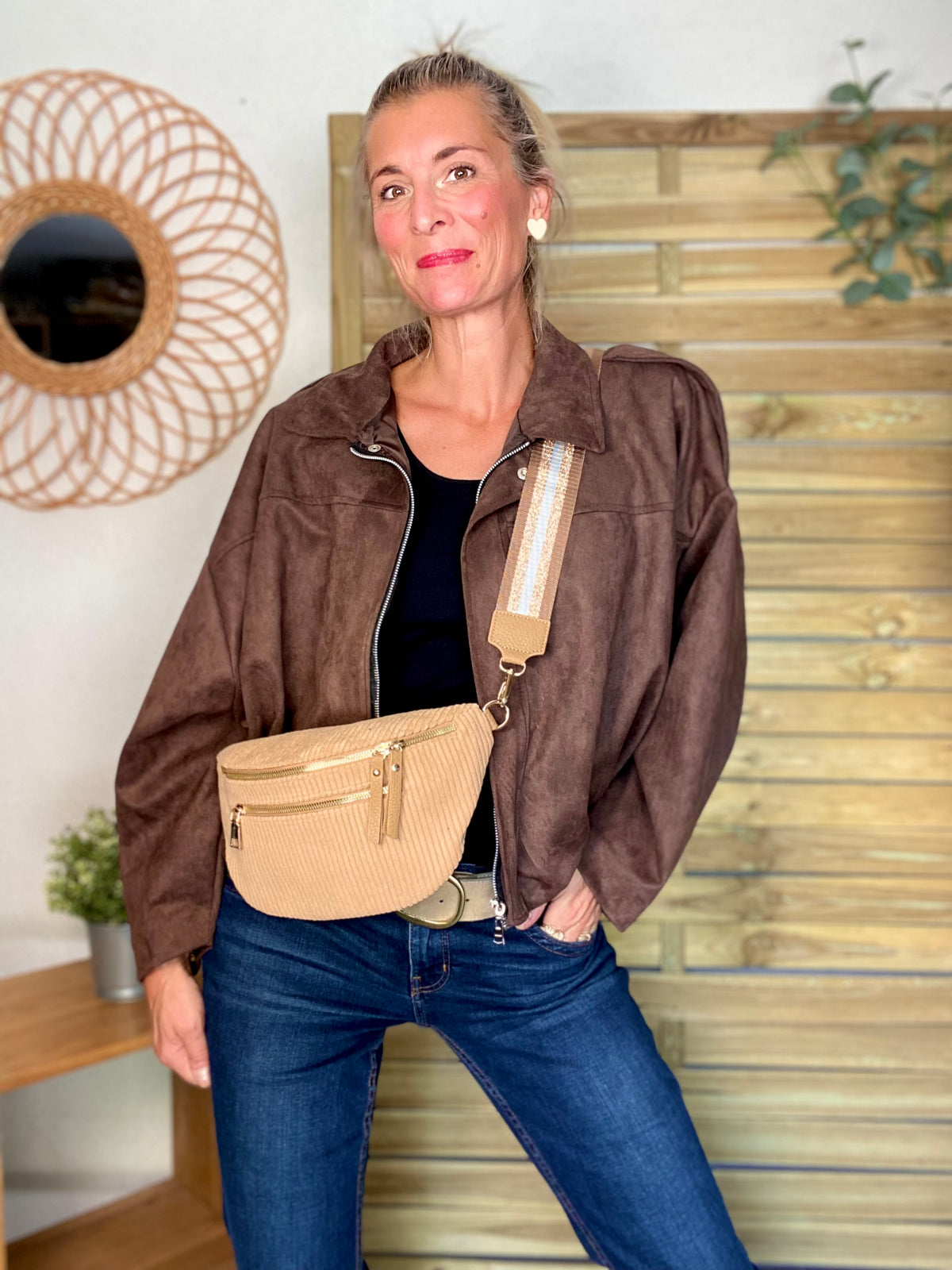 Sac banane L en velours côtelé 2 zips et sangle fantaisie - ASHLY - Camel clair • FIN DE SÉRIE