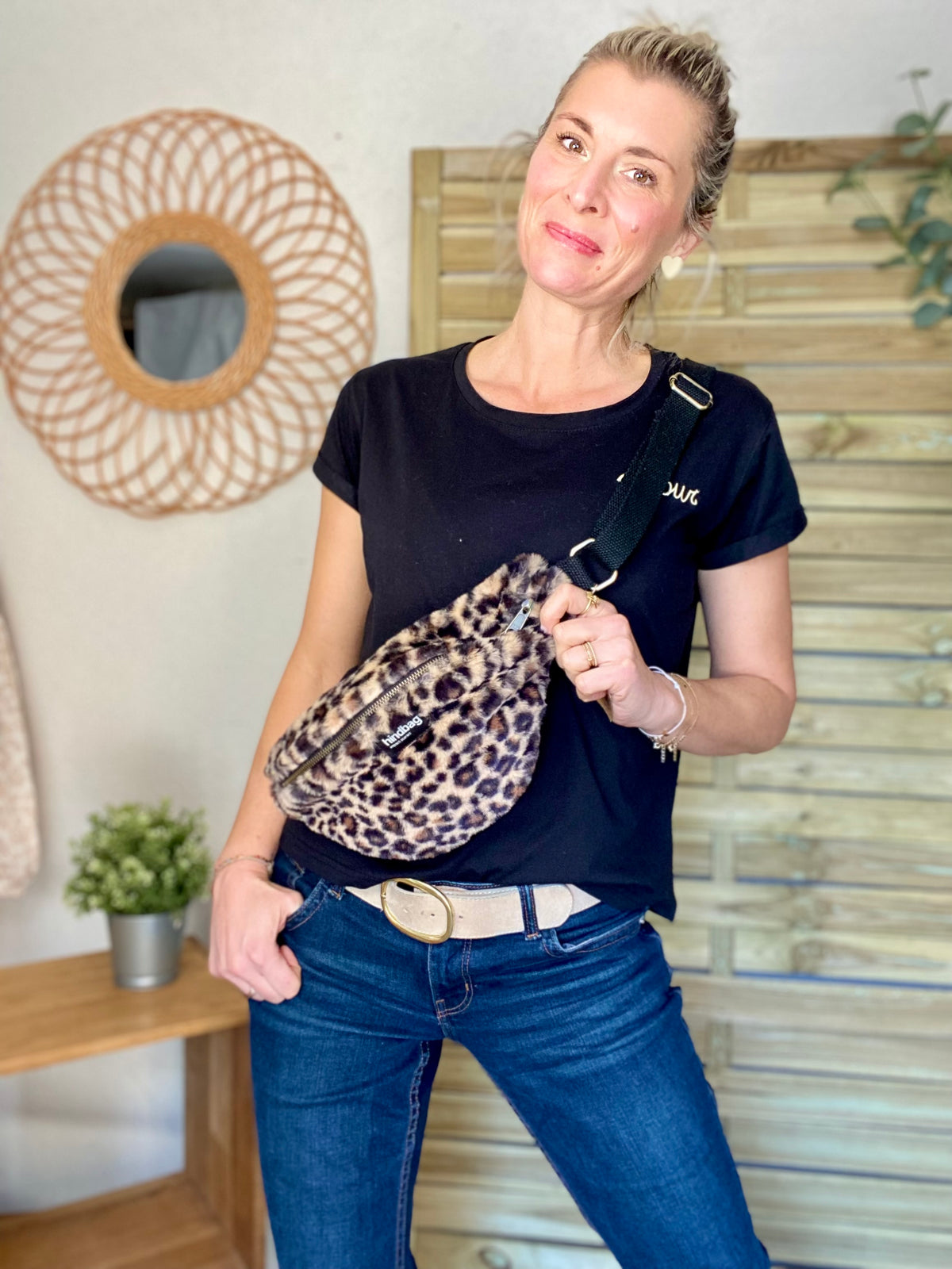 HINDBAG OLIVIA - Sac banane Léo fourrure 🐆