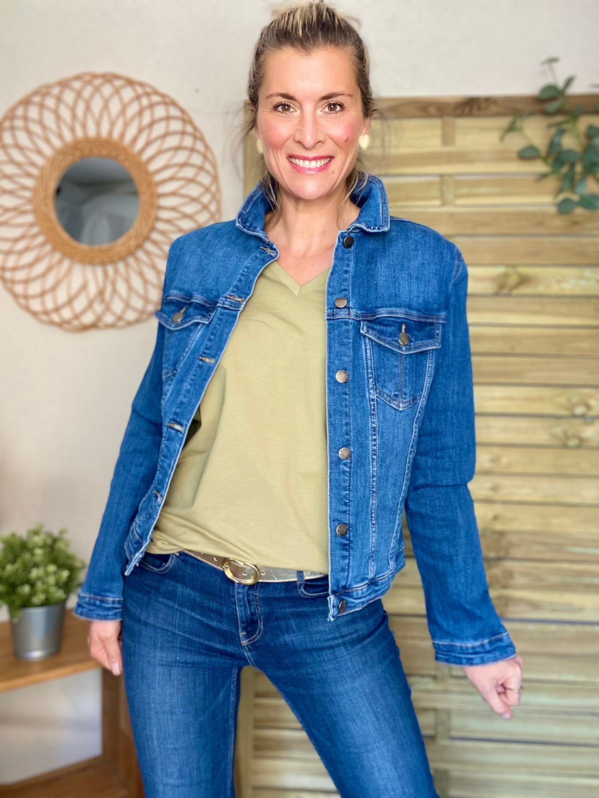 Veste en jean broderie AMOUR - PAULINE - FIN DE SÉRIE