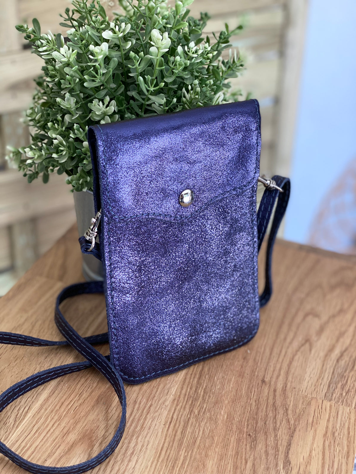 Pochette bandoulière en cuir irisé - FLORE - bleu marine (7 coloris)