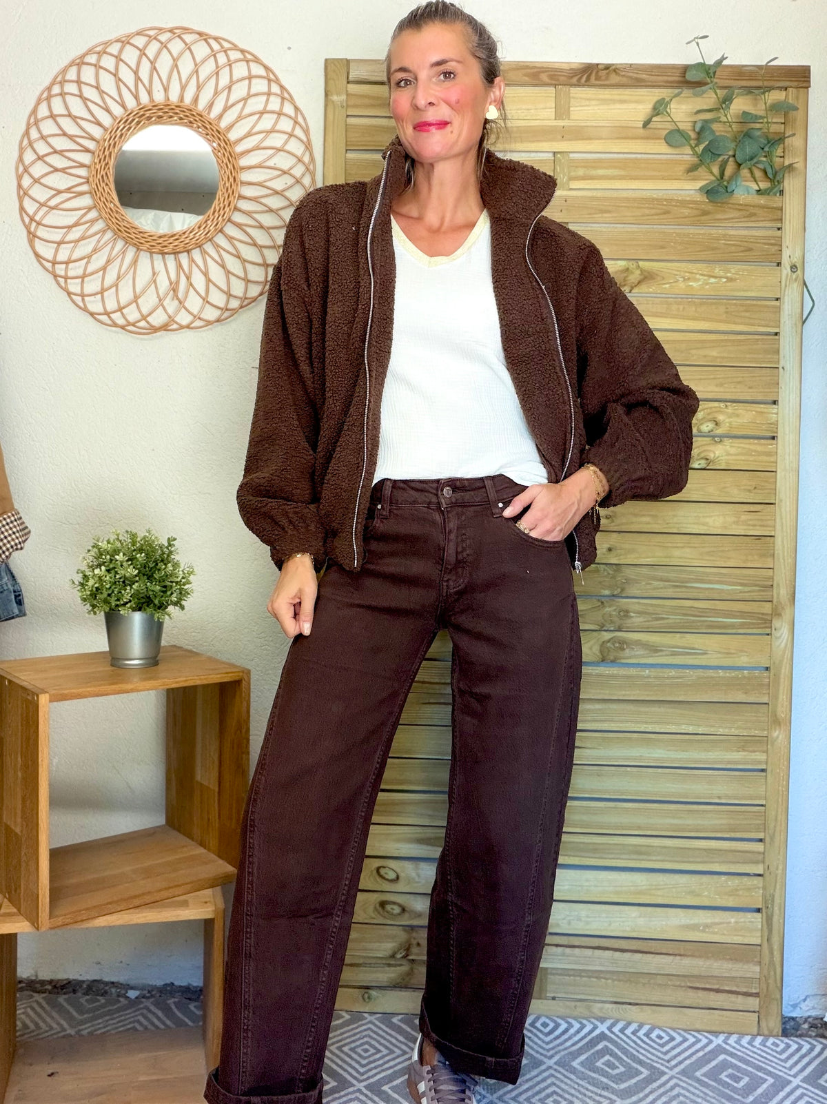 RÉASSORT PRÉVU MI NOVEMBRE • Pantalon Jean coupe barrel LÉON Chocolat