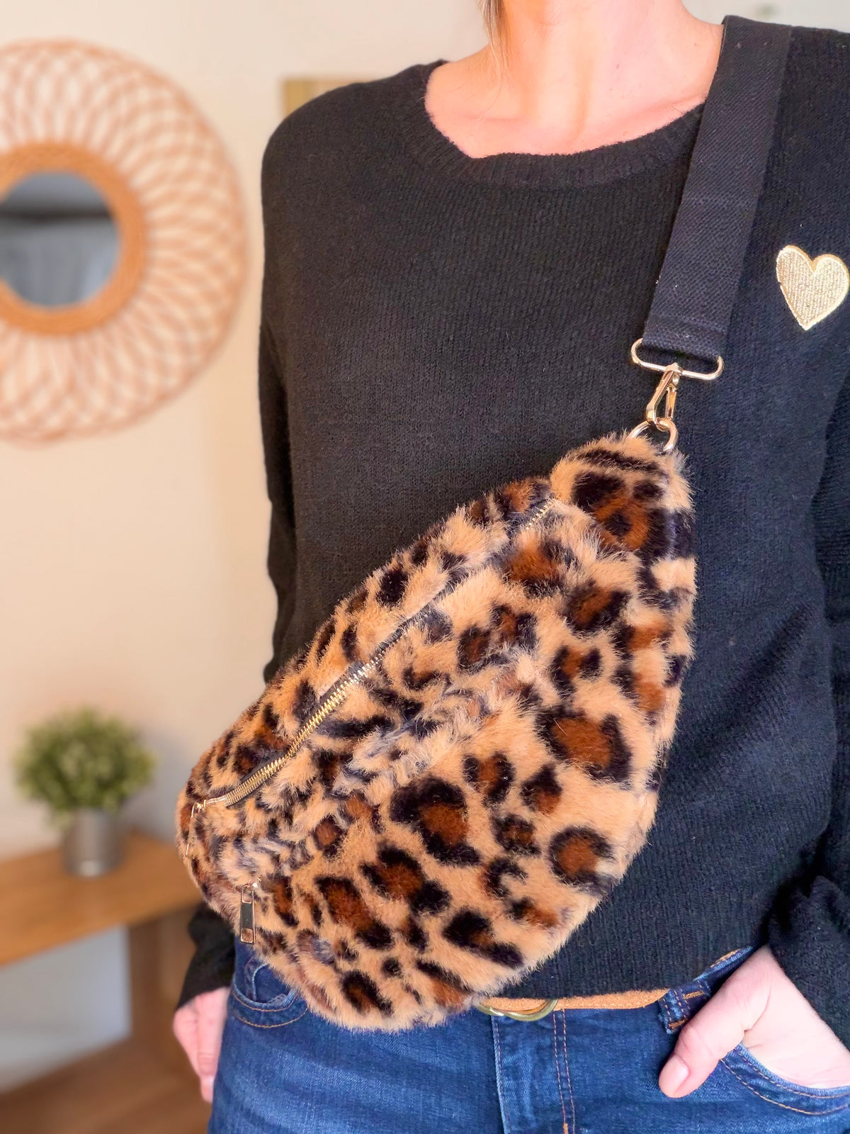 Sac banane L avec poche zippée avant, fourrure Léo Camel - STACEY 🐆