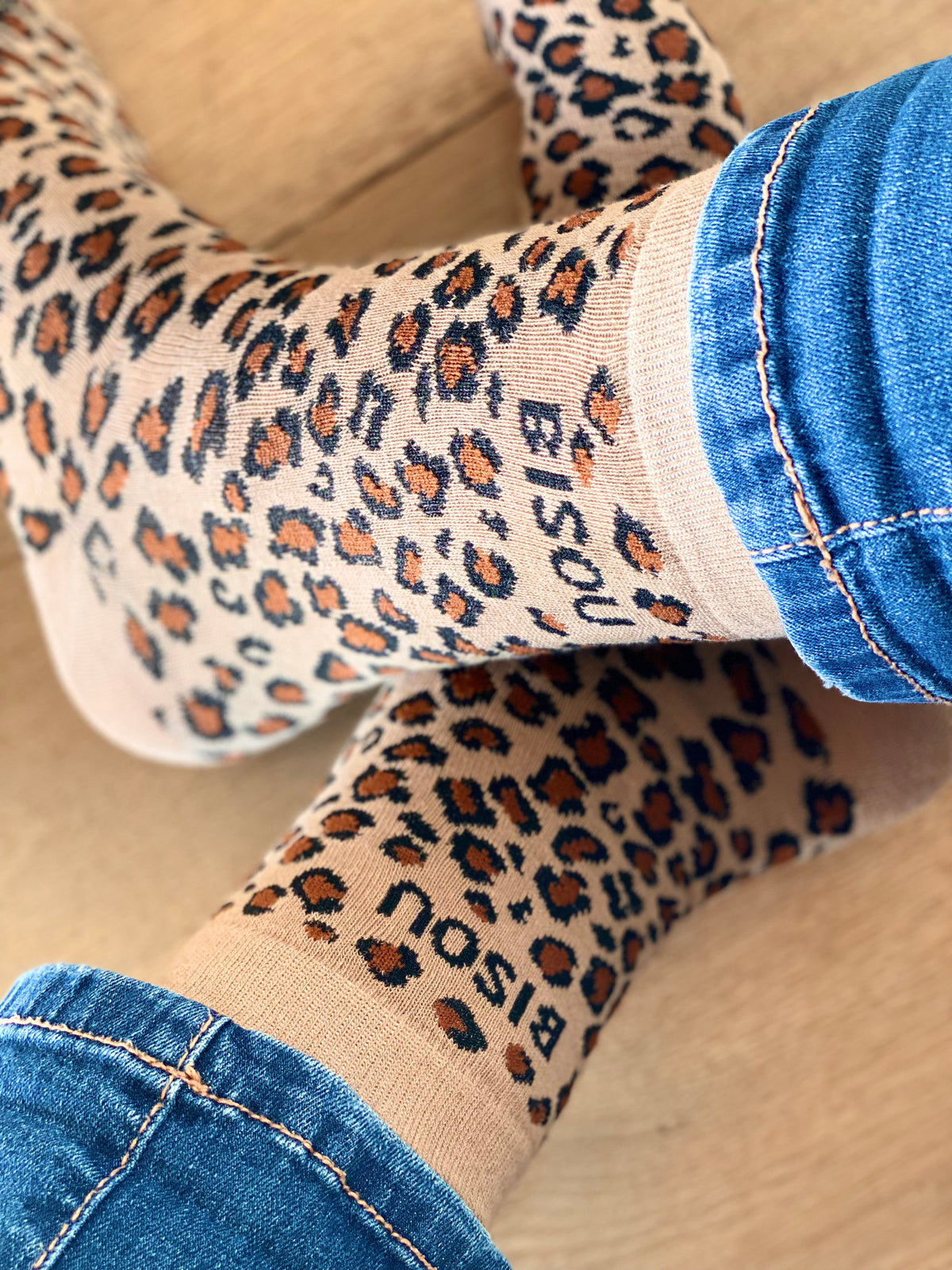 Chaussettes ZORA - Léo🐆 Amour ou Bisou (noir)