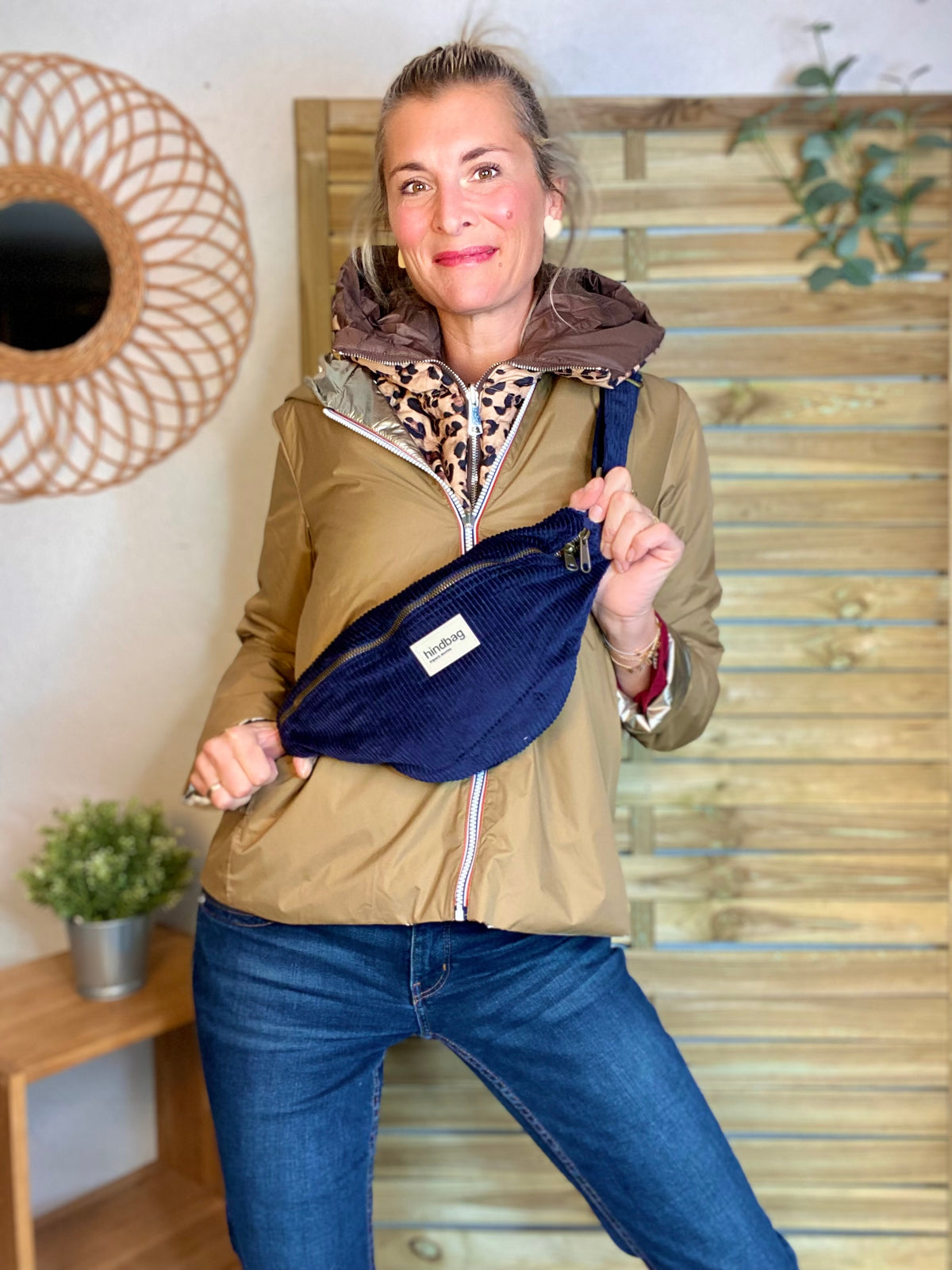 HINDBAG SASHA - Sac banane  Velours Marine