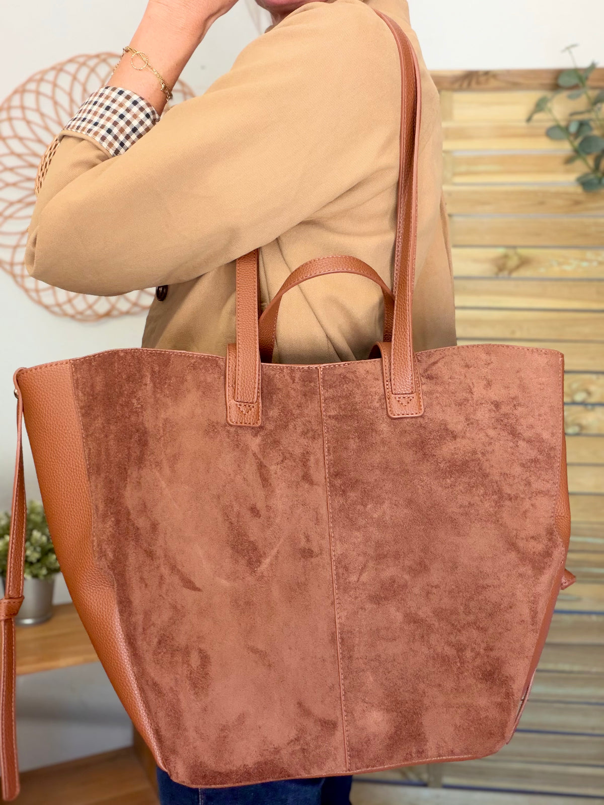Grand Sac cabas 2 en 1 en simili daim - LAURÈNE Camel