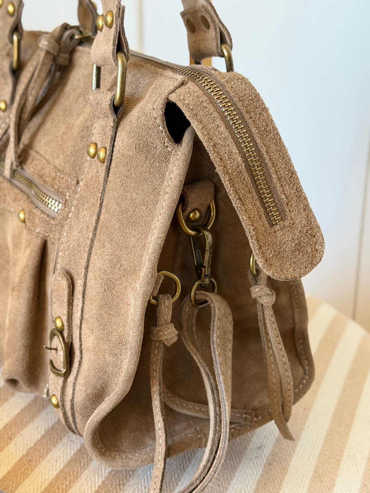 Sac à main en cuir daim • HUNTER Petit format - Taupe