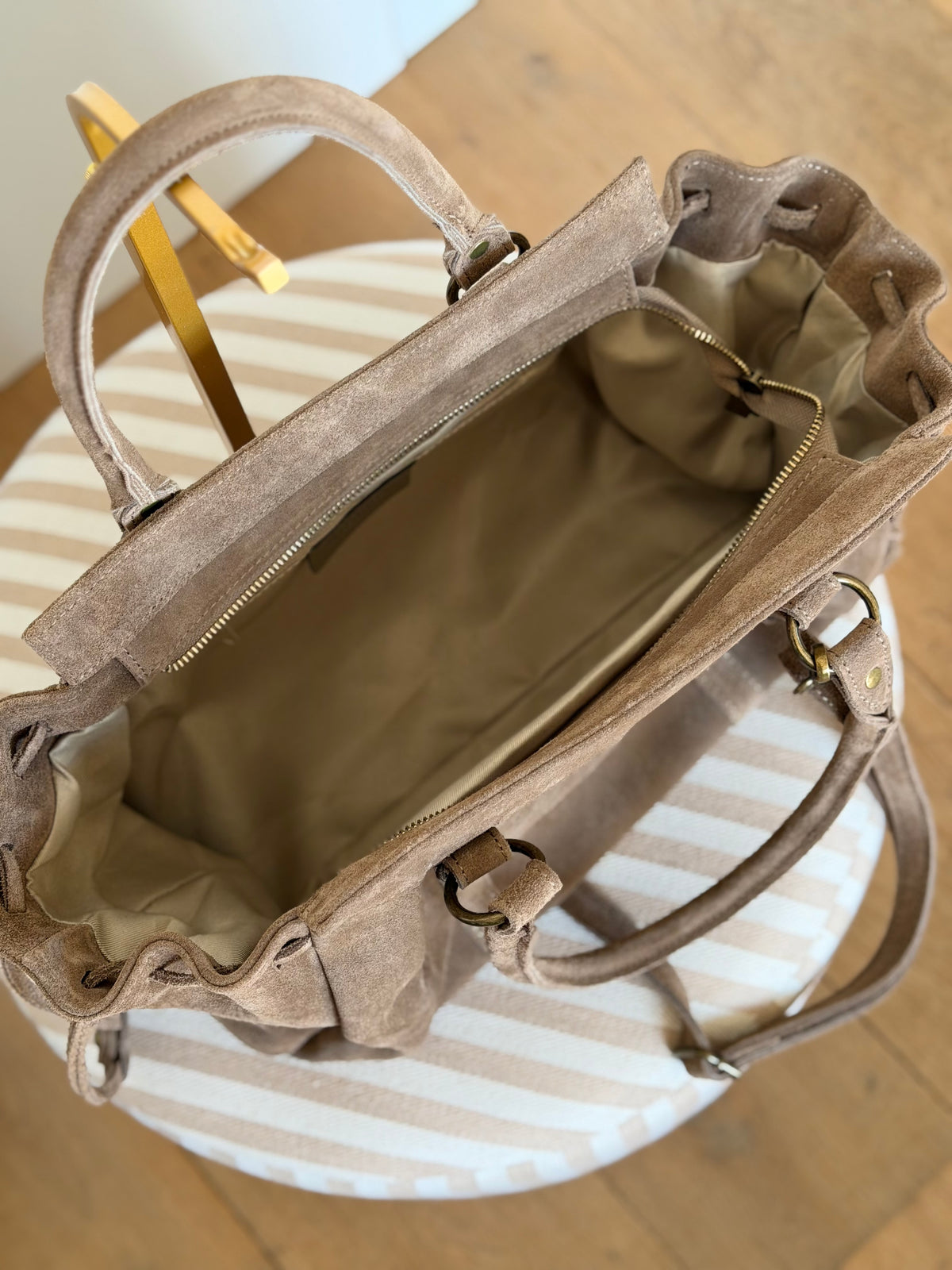 Sac cabas XL en cuir daim • PARKER Taupe