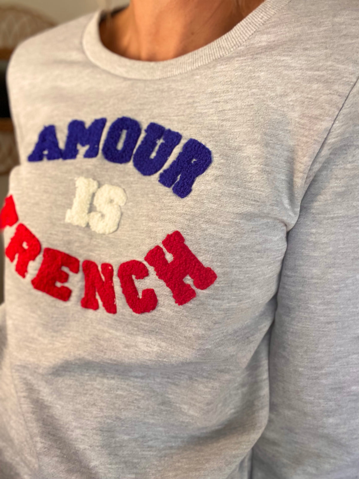 Sweat AMOUR IS FRENCH - OPHELIA - Gris / Tricolore 🇫🇷 FIN DE SÉRIE