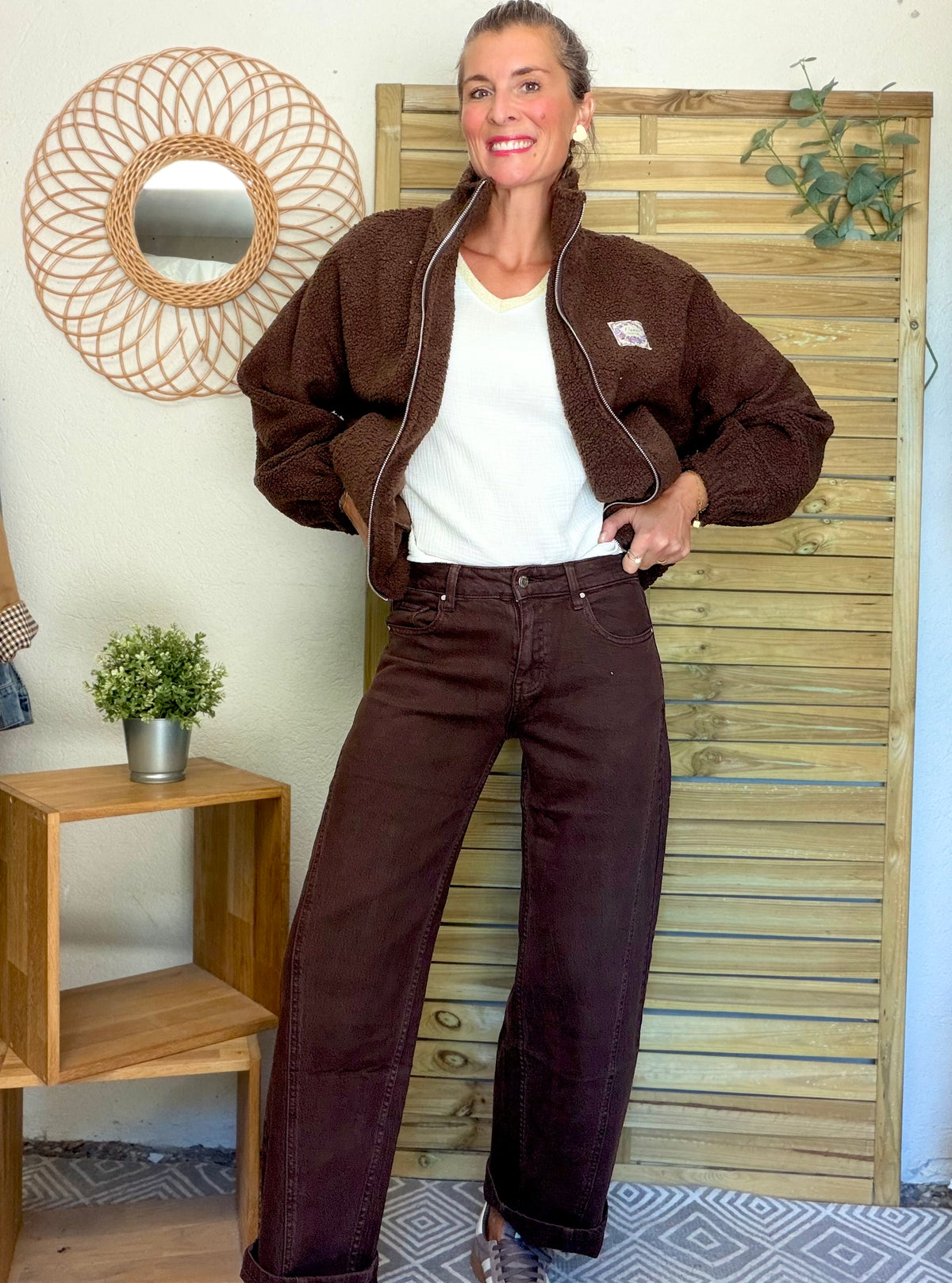 RÉASSORT PRÉVU MI NOVEMBRE • Pantalon Jean coupe barrel LÉON Chocolat