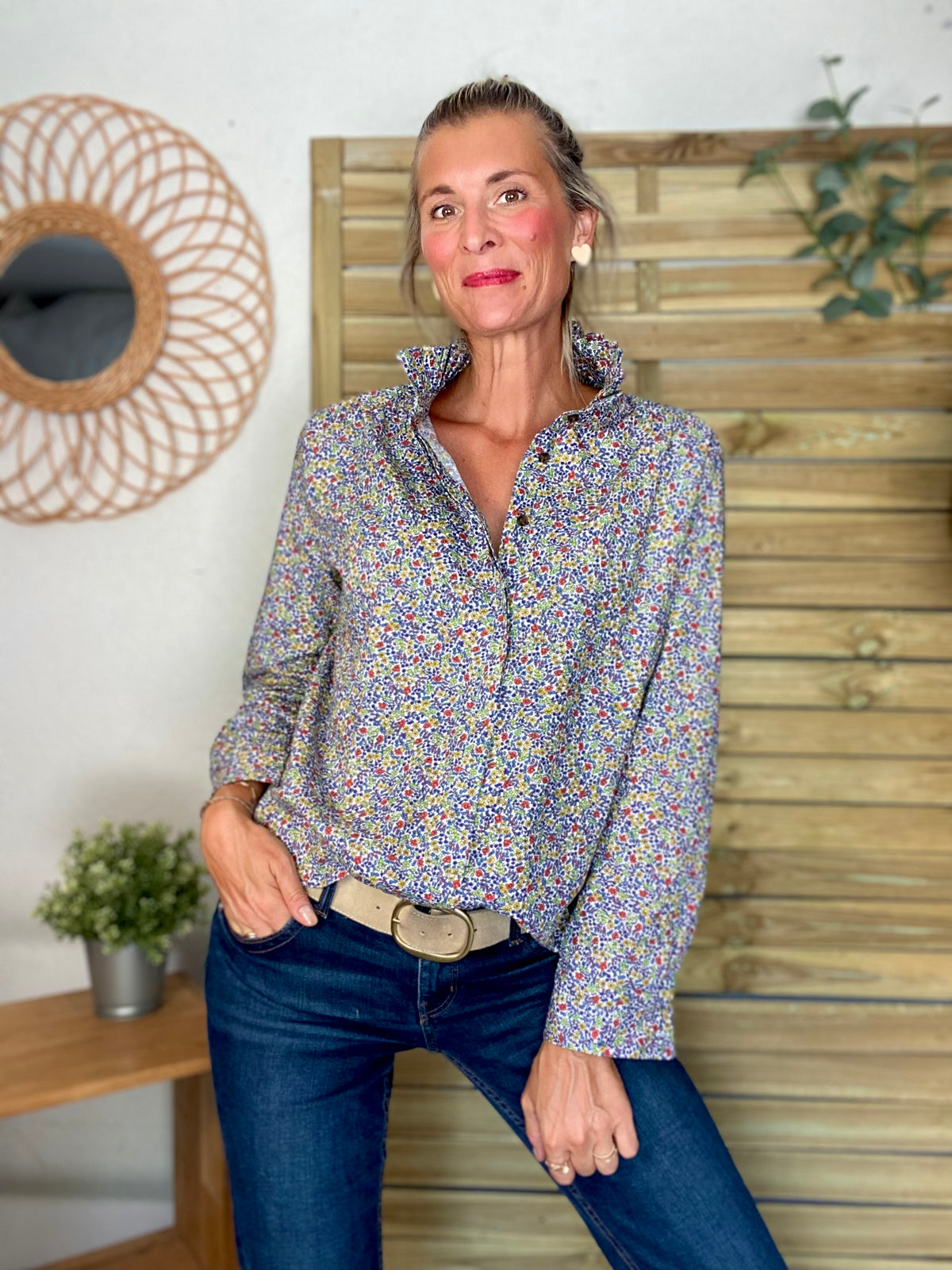 Chemise imprimée Liberty bleu, col victorien volanté CHARLOTTE - FIN DE SÉRIE