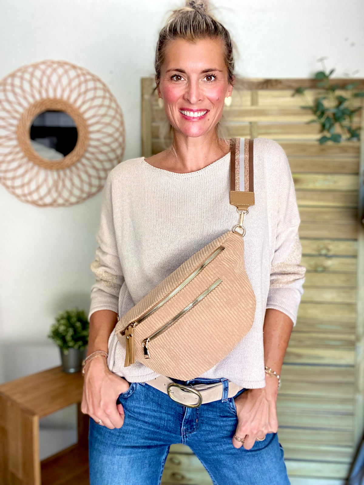 Sac banane XL en velours côtelé 2 zips et sangle fantaisie - WENDY - Camel clair