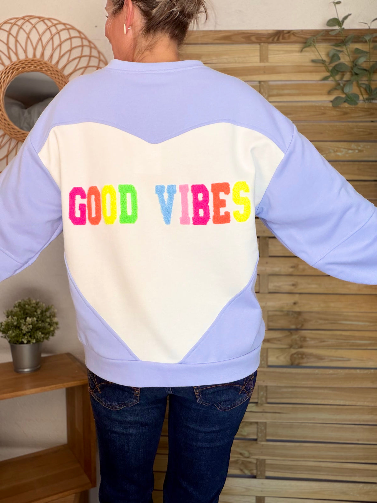 ⚡️ ARRIVAGE • Sweat oversized GOOD VIBES ALYSSA bleu ciel/blanc