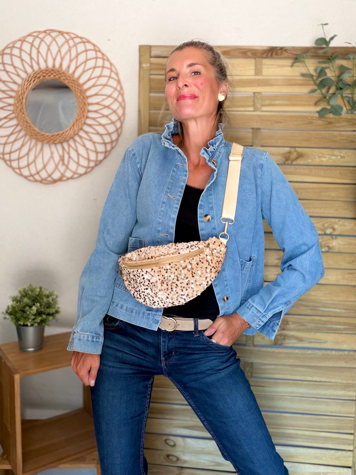 ⚡️ ARRIVAGE - Sac banane velours à sequins DAISY - Beige Or