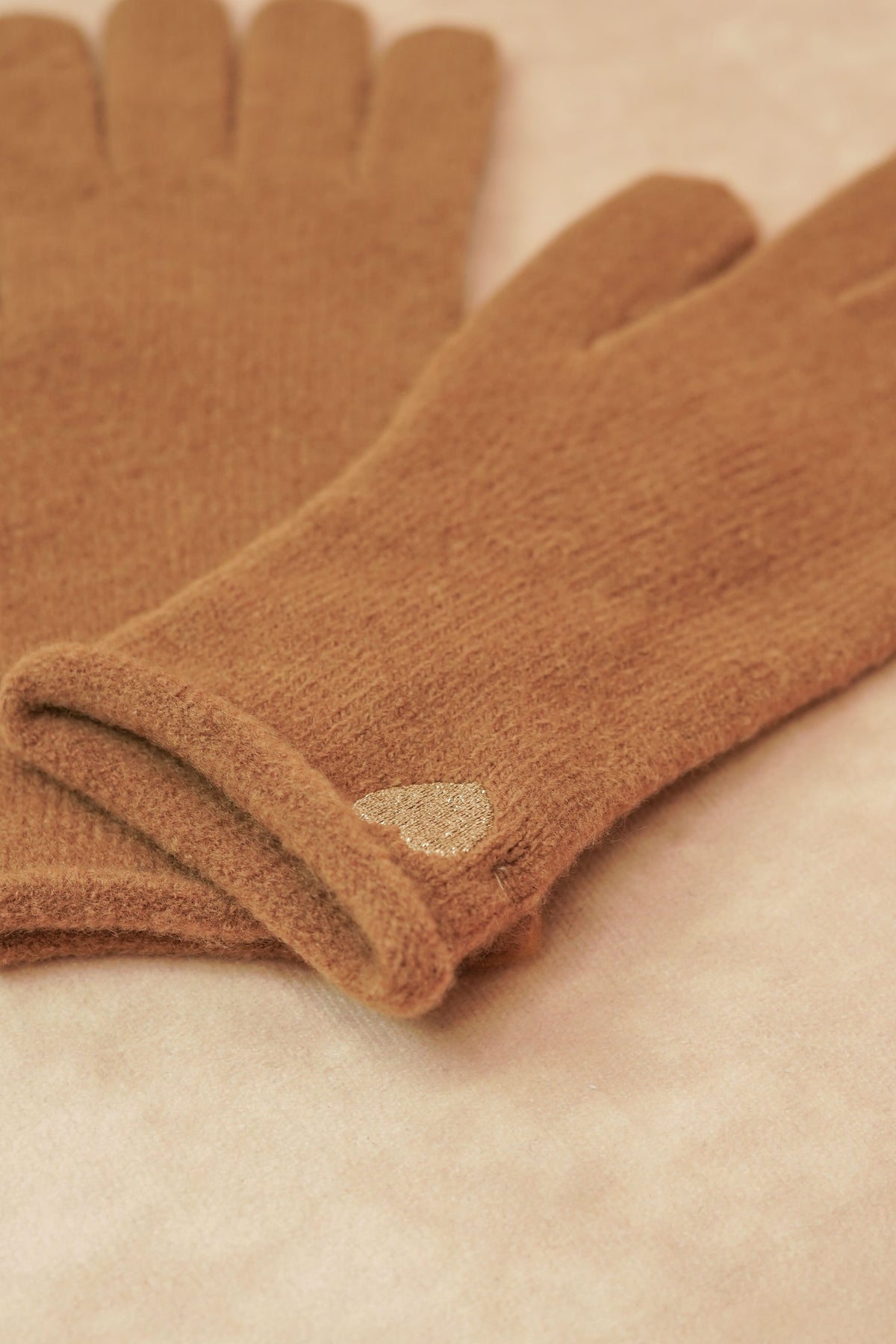 Gants CHLOÉ avec coeur doré brodé 💛 et ouverture index et pouce 👌🏼