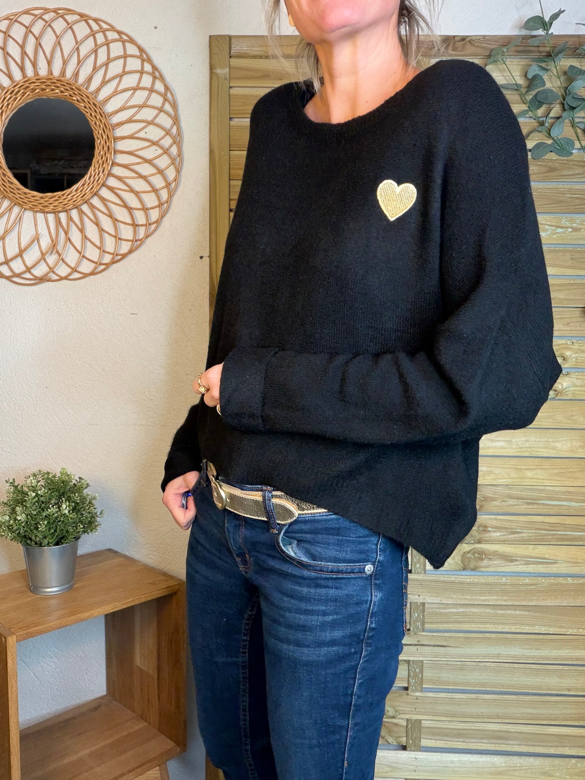 Pull léger en maille cœur doré brodé 💛 MELISSA - Noir