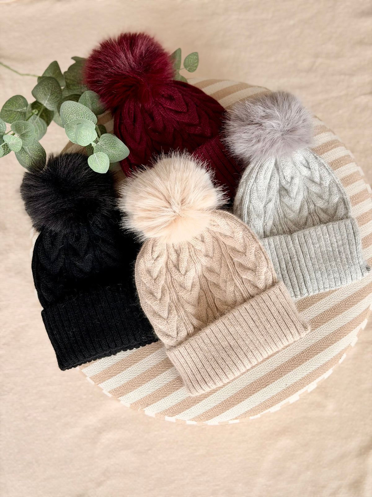 Bonnet torsadé en laine avec pompon JULES - FIN DE SÉRIE