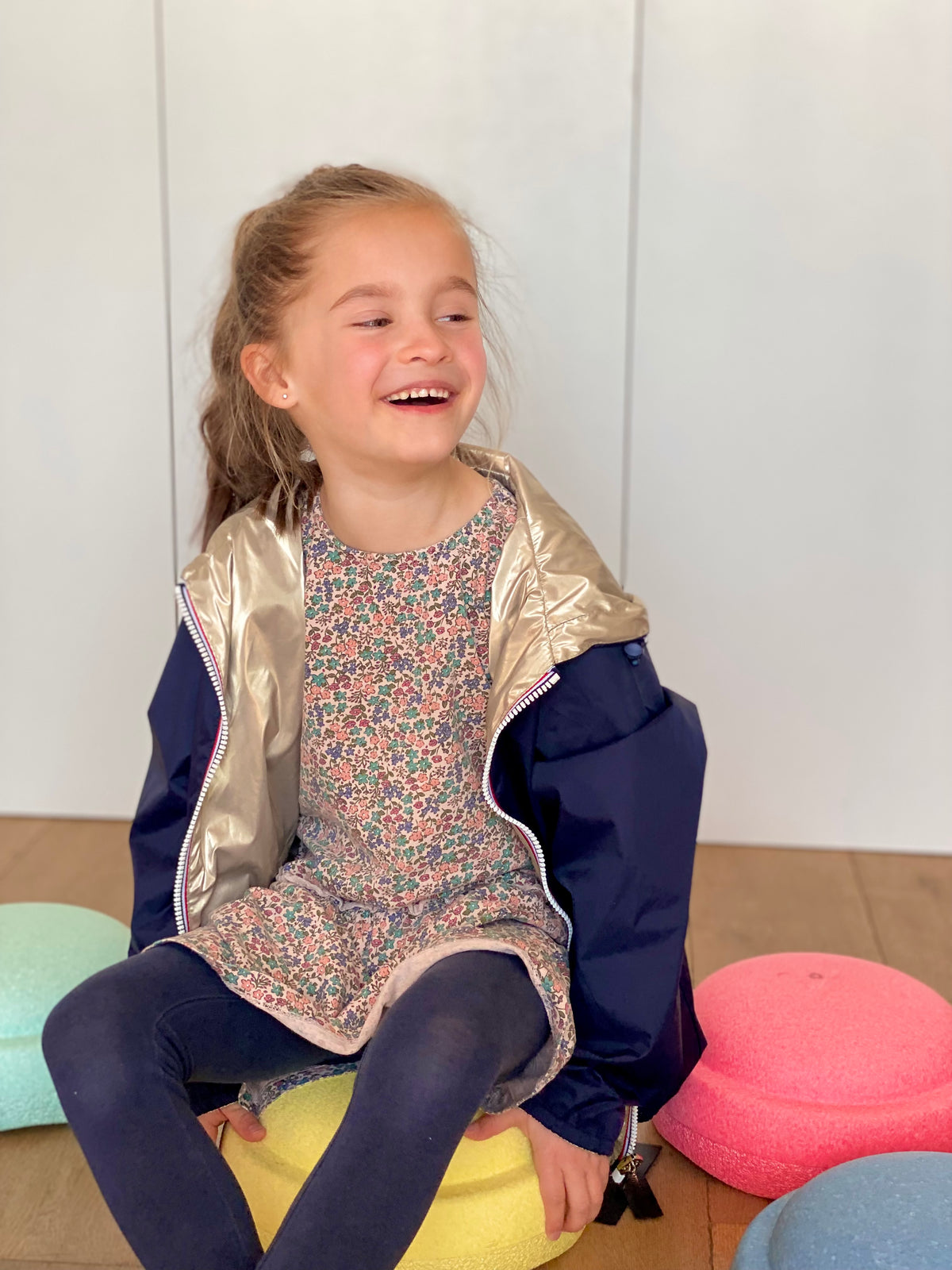 LAURA JO - Imperméable réversible léger GARANCE KIDS enfant (mixte) - Bleu Marine / Doré • DÉSTOCKAGE sur Taille 6 ans