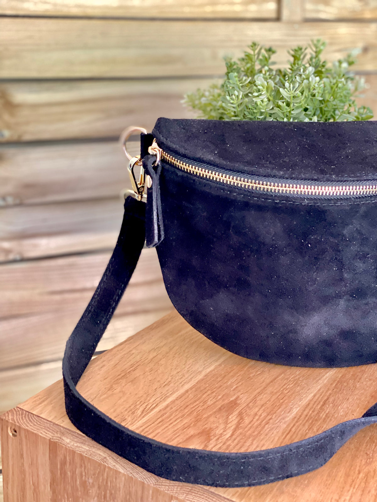 Sac banane XL en cuir velours 30cm JUDY - Noir