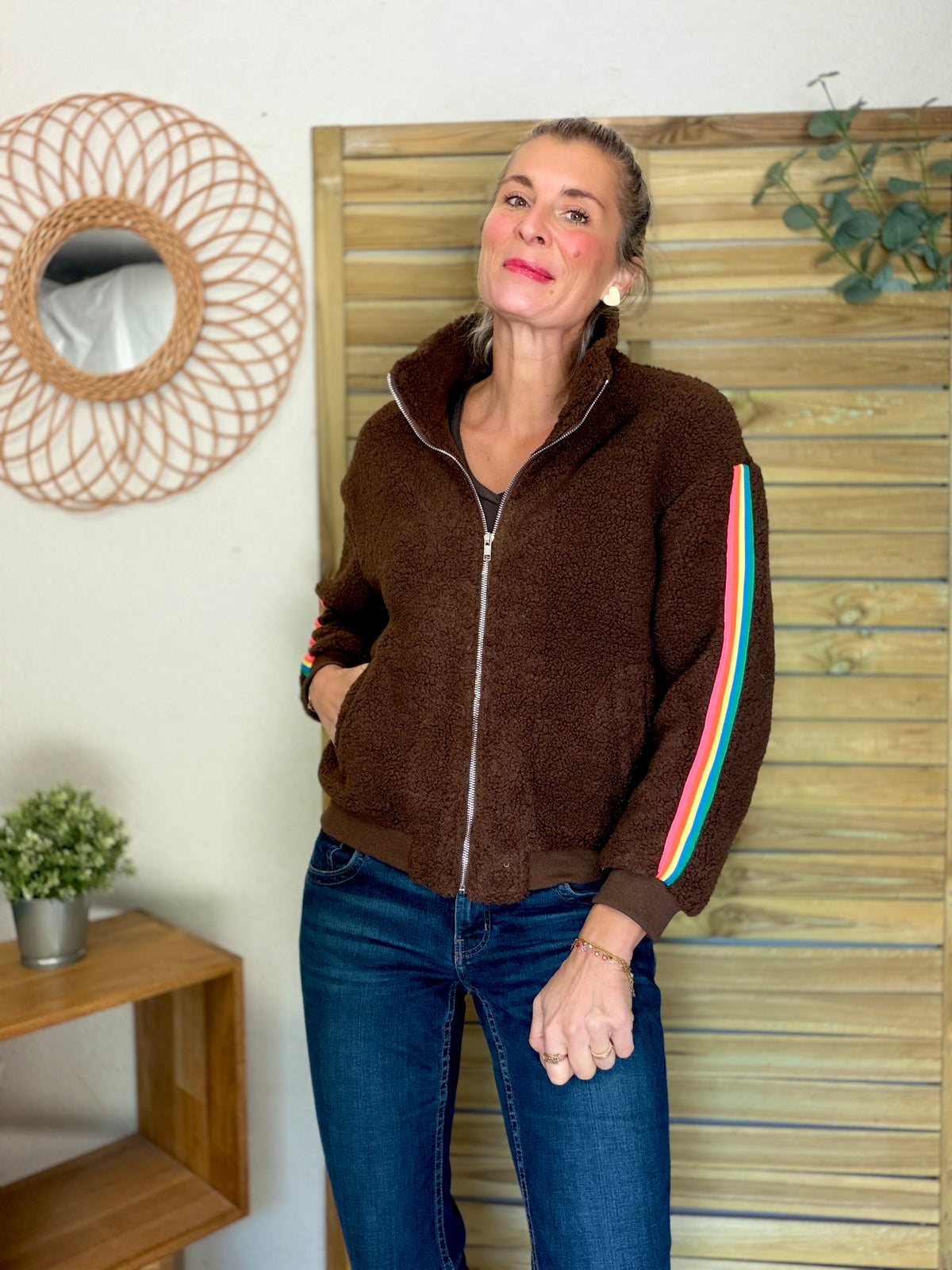 Veste Sherpa zippée bandes Arc-en-ciel CORALIE Chocolat 🌈