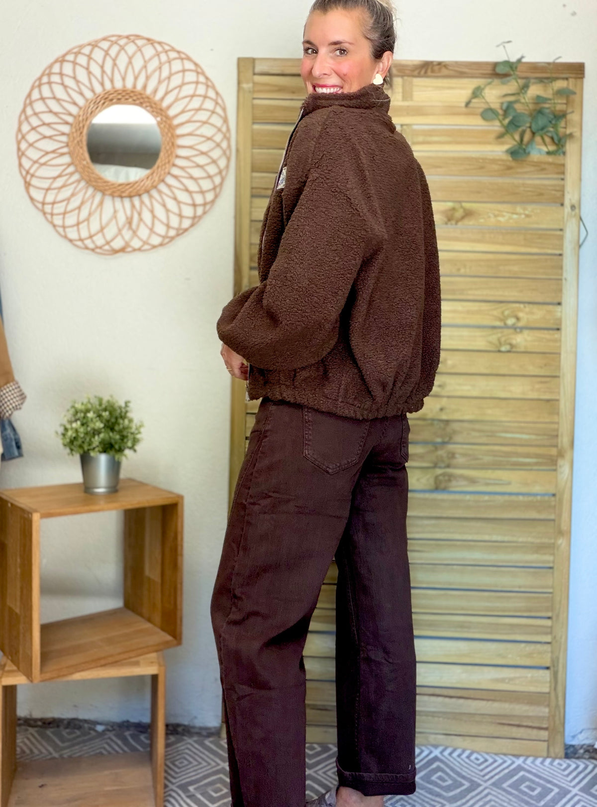 RÉASSORT PRÉVU MI NOVEMBRE • Pantalon Jean coupe barrel LÉON Chocolat