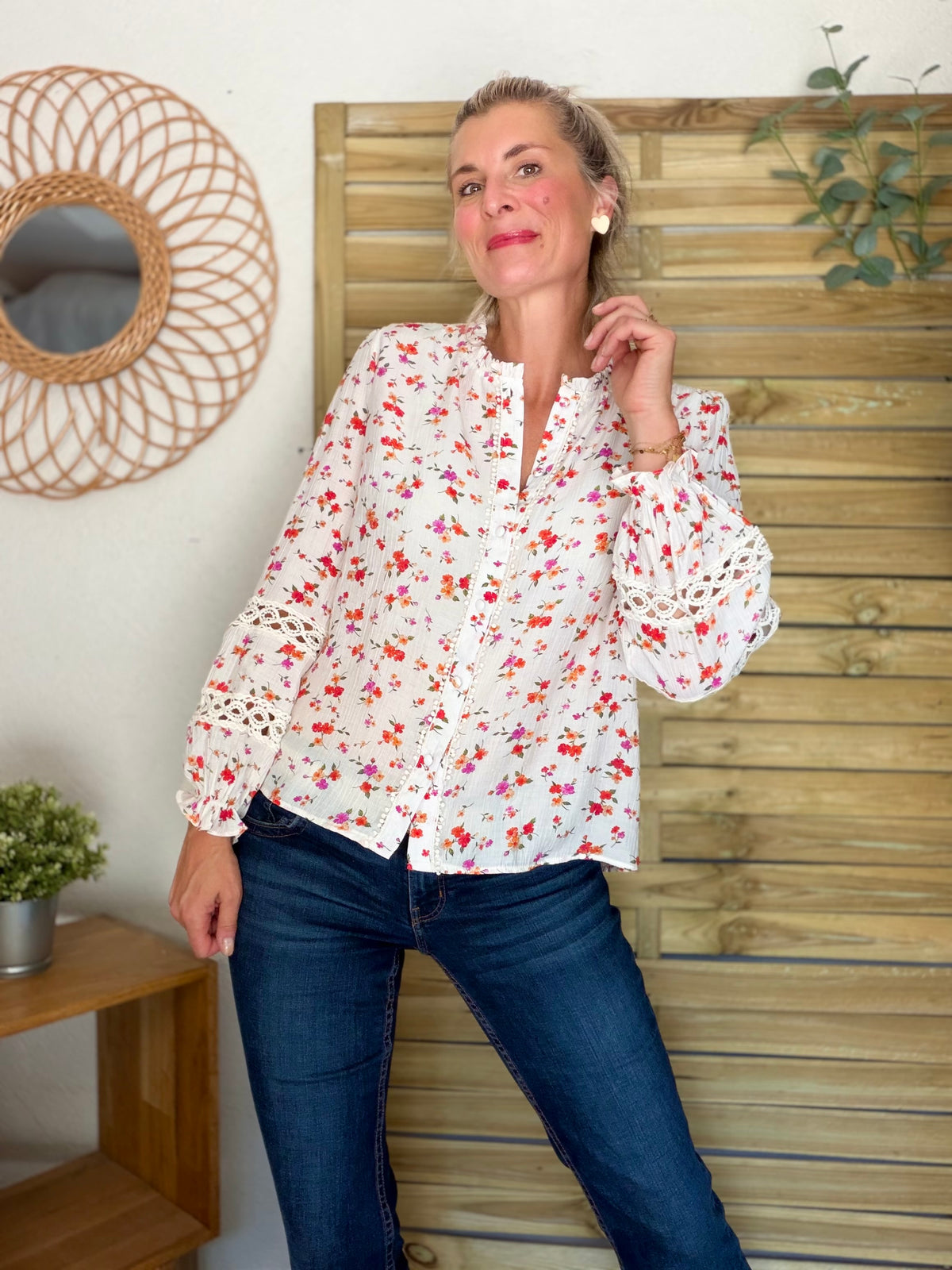 ⚡️ ARRIVAGE - Blouse fleurie corail, manches ajourées SERVANE