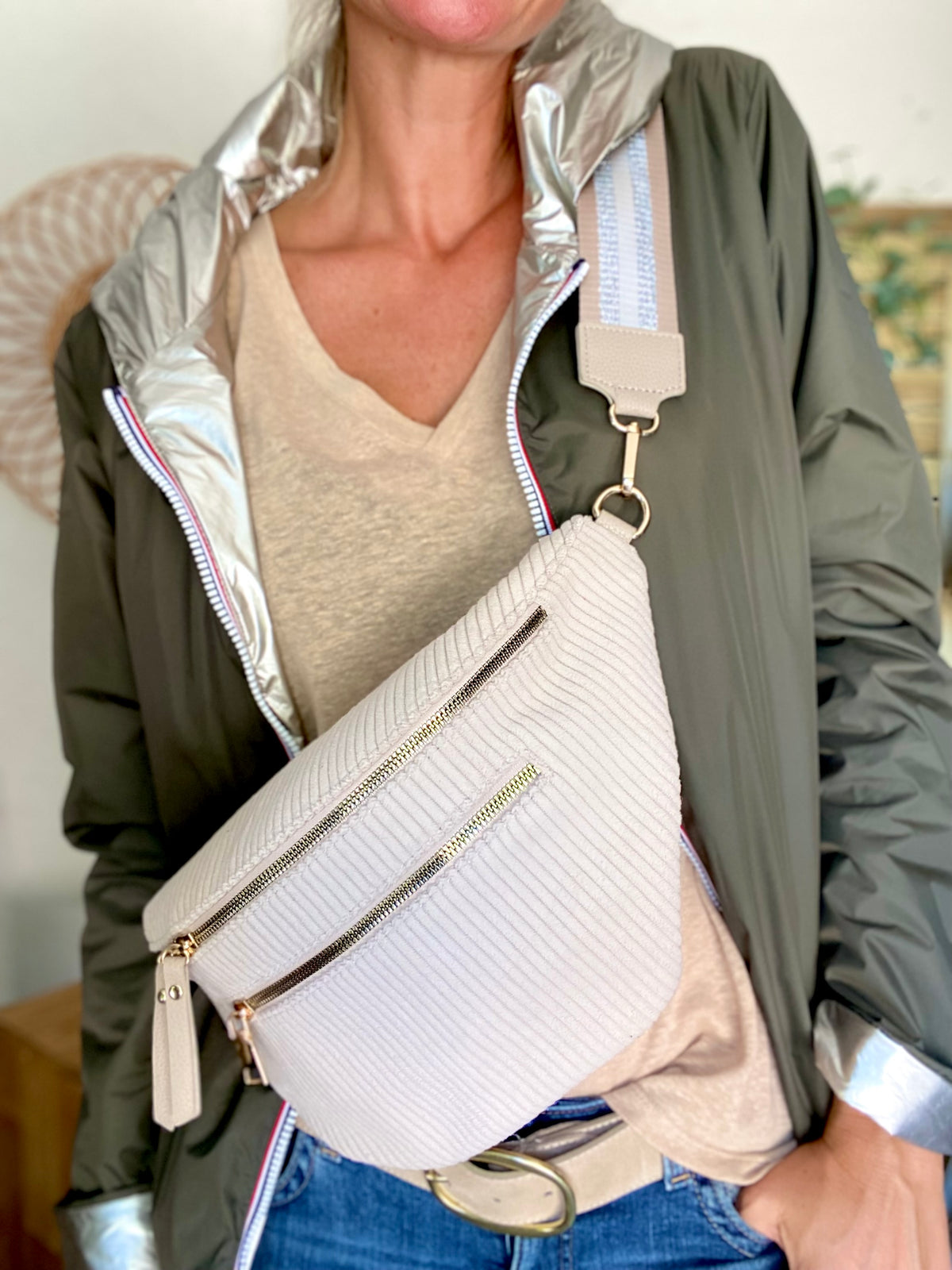 Sac banane XL en velours côtelé 2 zips et sangle fantaisie - WENDY - Beige clair