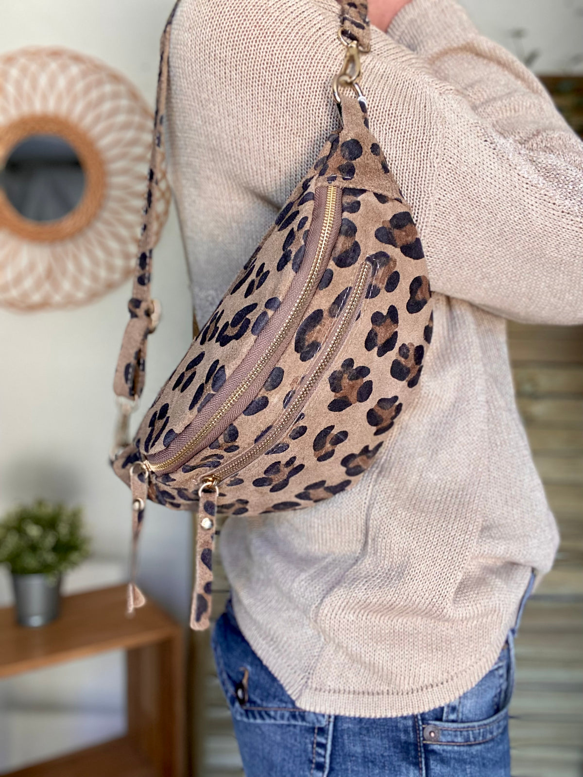 Sac banane double poche en cuir daim - OPALINE - Léo taupe