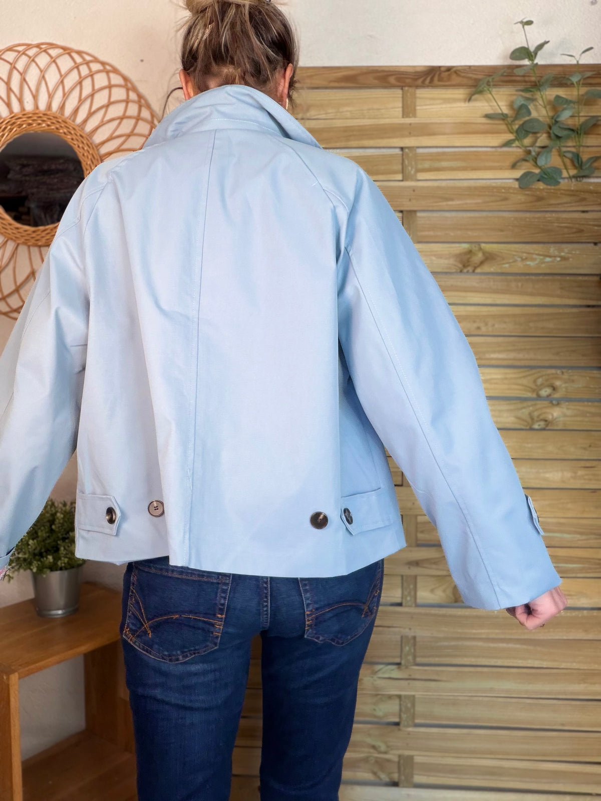 Veste Trench avec Liberty - MADELEINE Bleu ciel - FIN DE SÉRIE