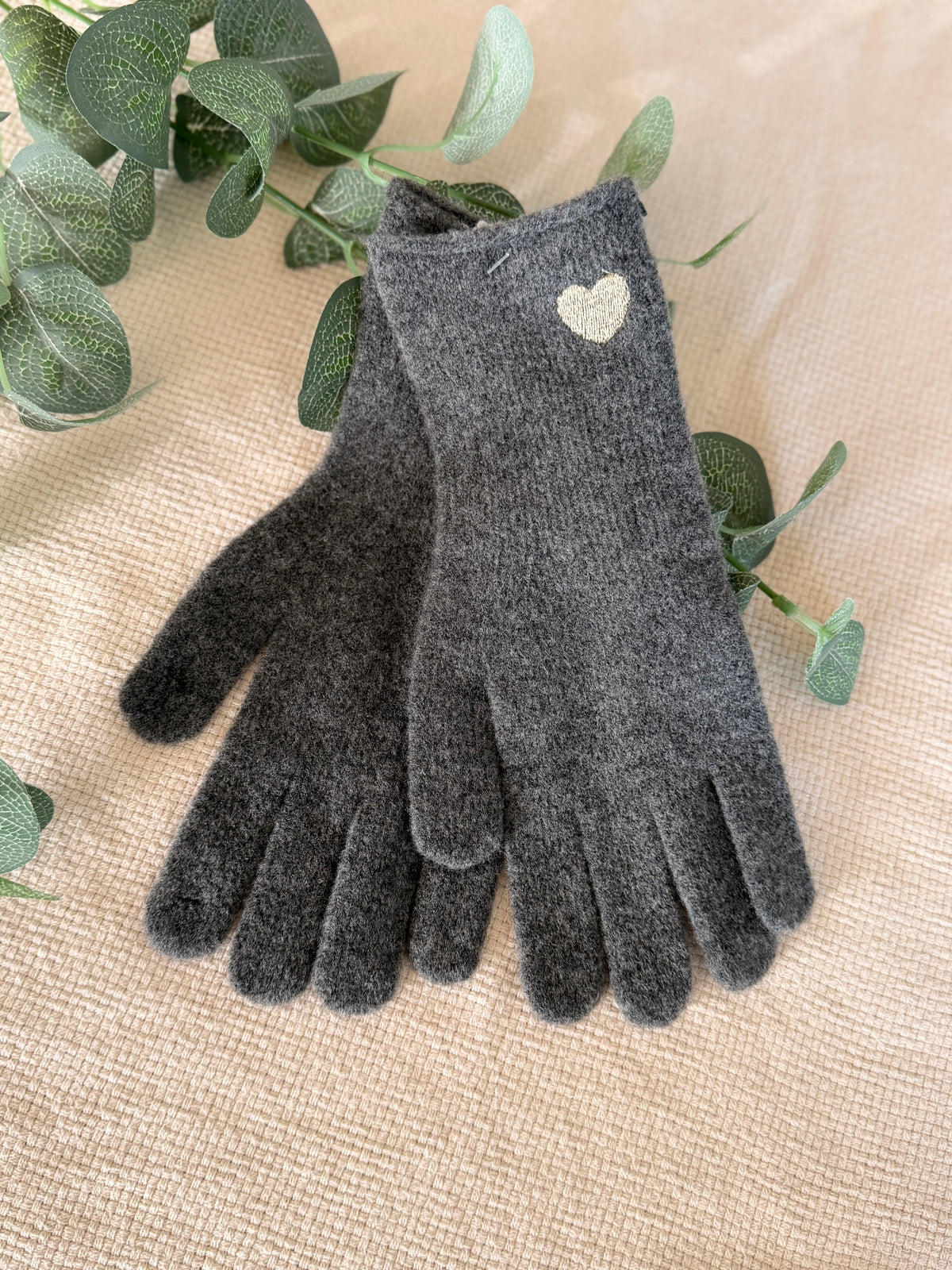 Gants CHLOÉ avec coeur doré brodé 💛 et ouverture index et pouce 👌🏼