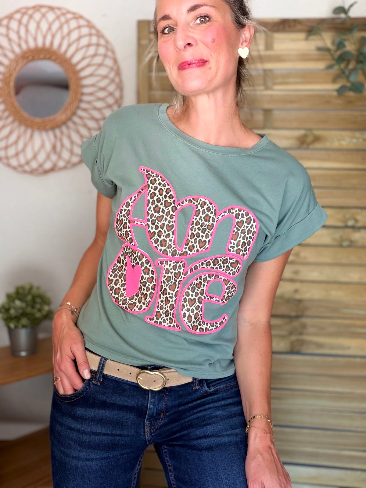 Tee shirt AMORE Léo URSULA Kaki - FIN DE SÉRIE