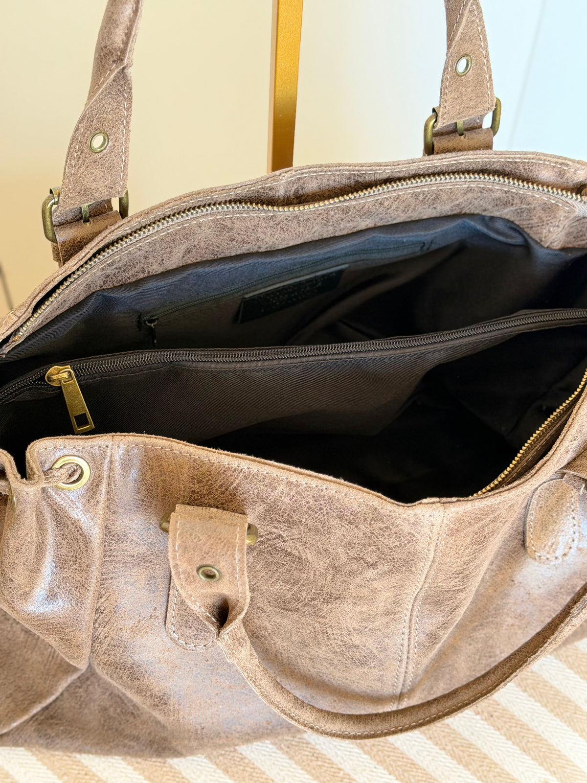 Sac cabas XL en cuir vieilli • COOPER Taupe