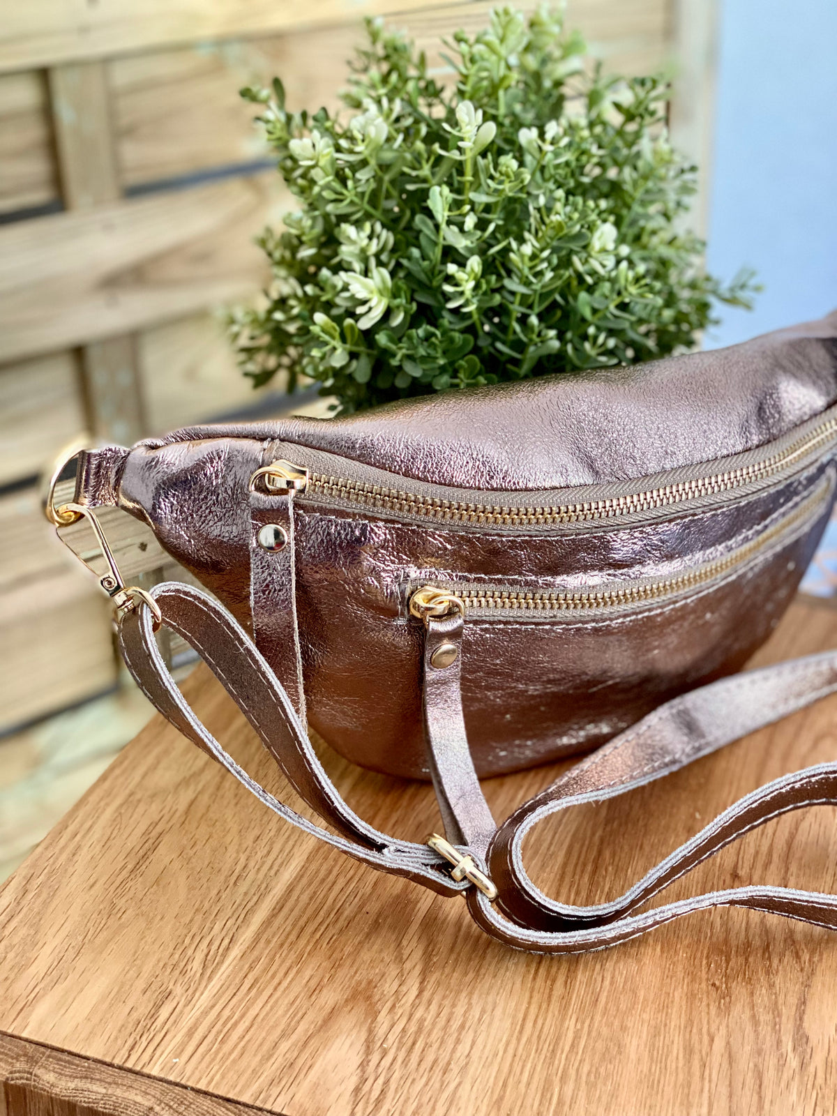 Sac banane en cuir irisé ERYN - Bronze (9 coloris)