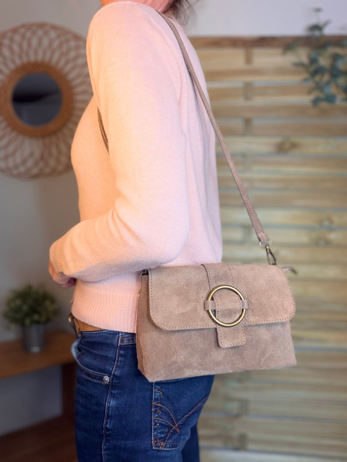 Sac bandoulière en croute de cuir BLAKE - Taupe