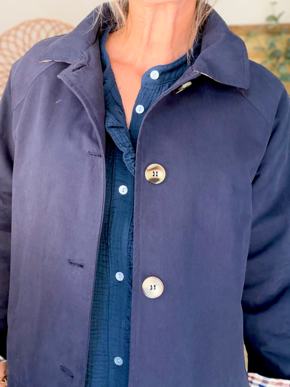 Veste Trench en coton avec carreaux - SOLÈNE Bleu marine • FIN DE SÉRIE