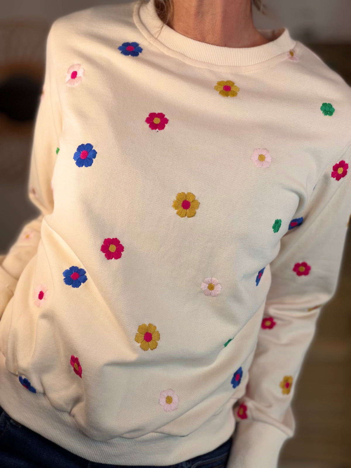 Sweat Beige fleurs multico brodés 🌸 ELISA - FIN DE SÉRIE